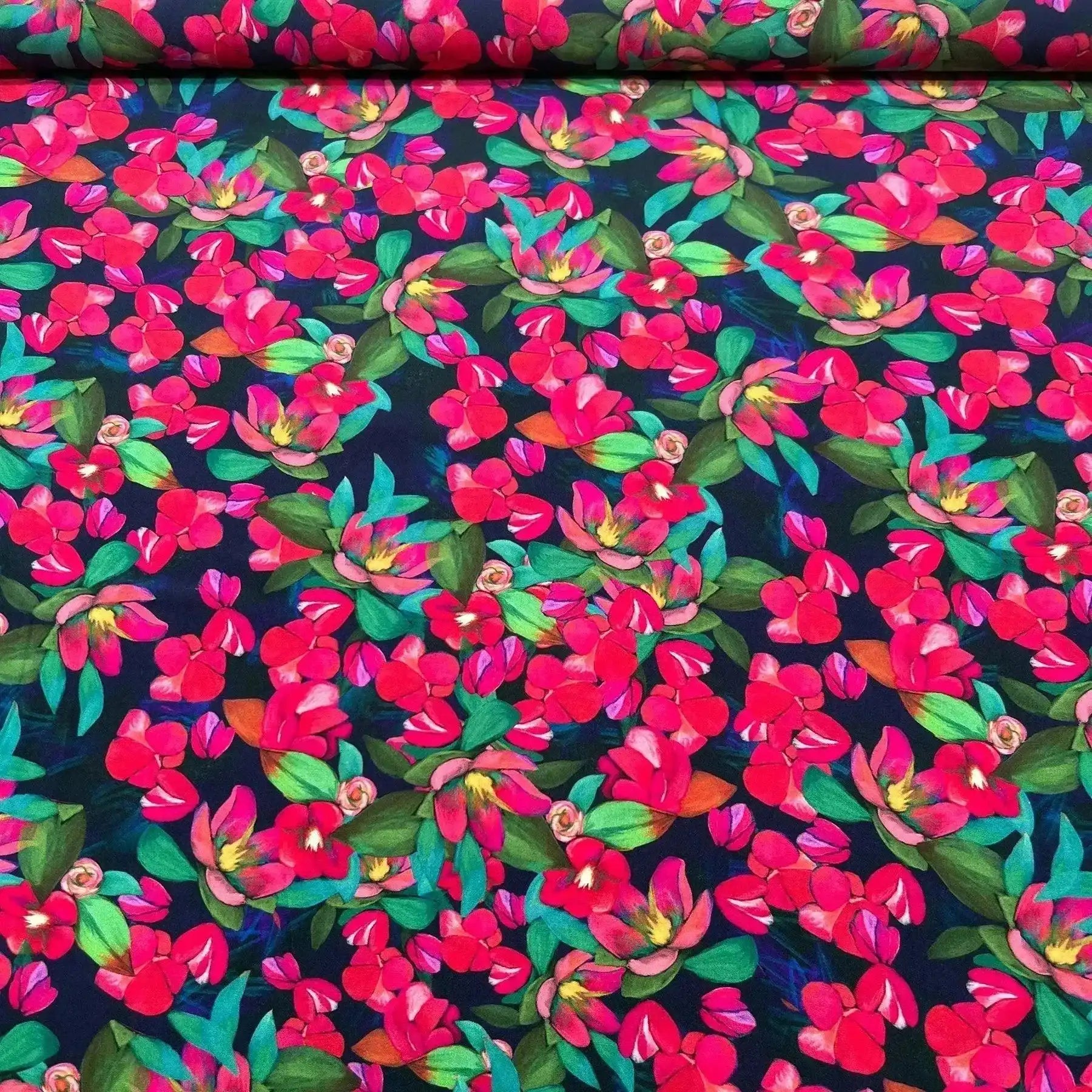 Tissu viscose fleurs cerisier framboise