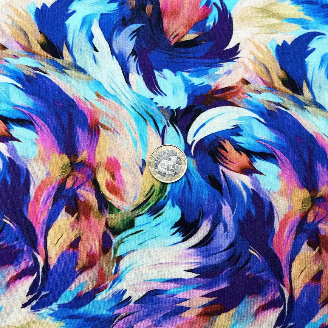 Tissu Viscose Tourbillon Chromatique – Fluidité et Éclat Artistique