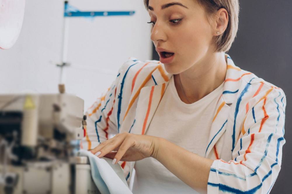 fils qui boucle sur la machine à coudre