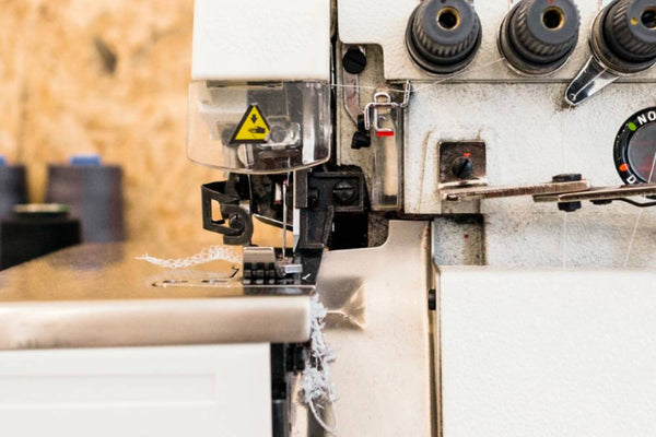 Comment maîtriser le surjet à la machine pour des finitions parfaites ? - Verotex