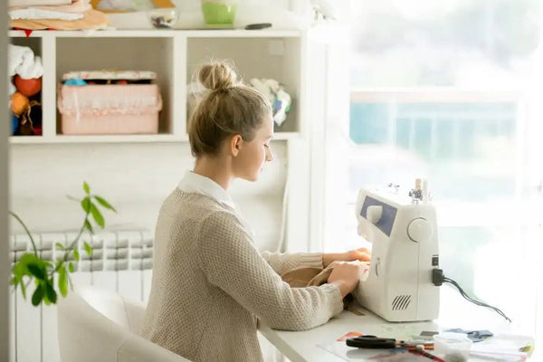 La machine à coudre et à broder : deux talents en un - Verotex