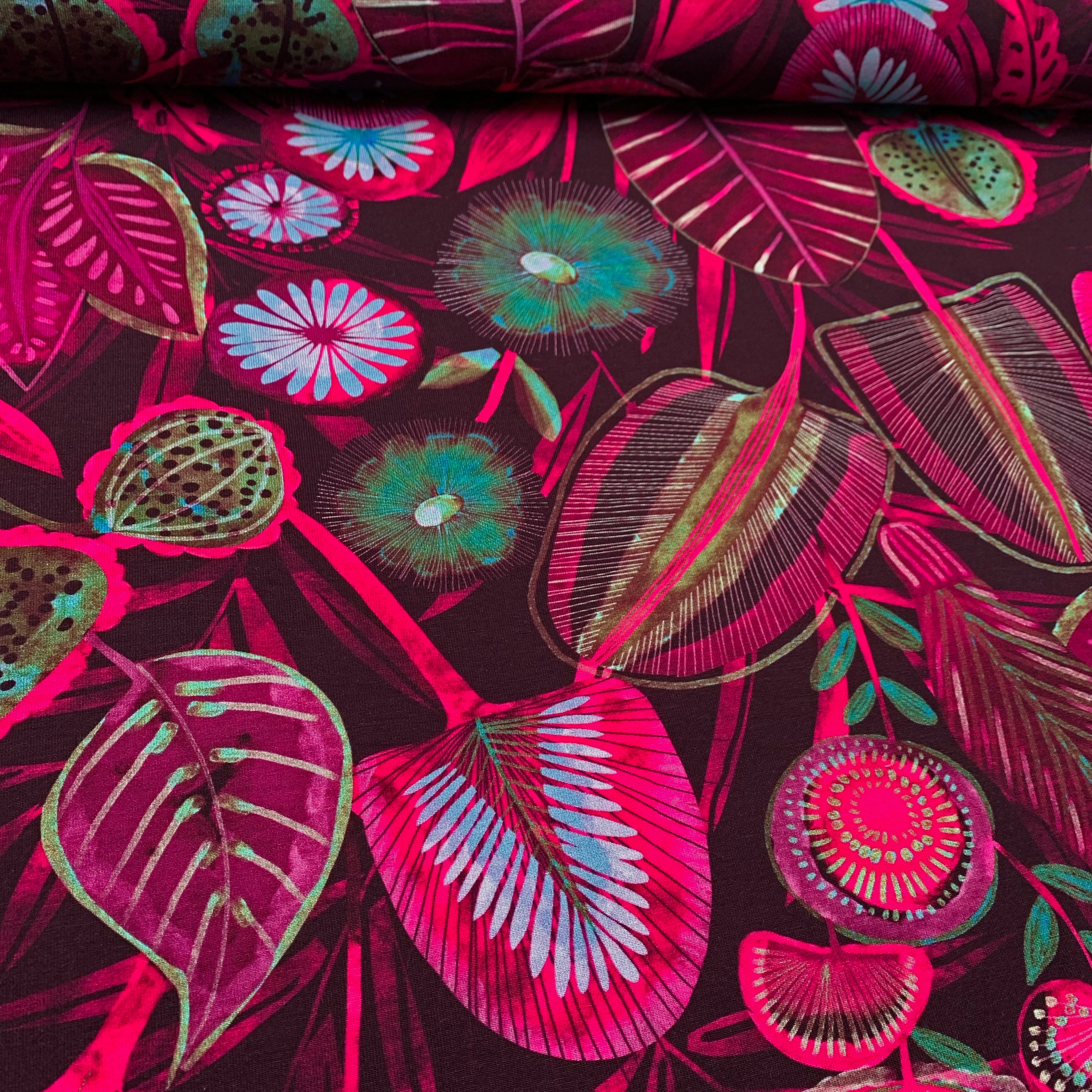 tissu-jersey-viscose-feuilles-bordeaux