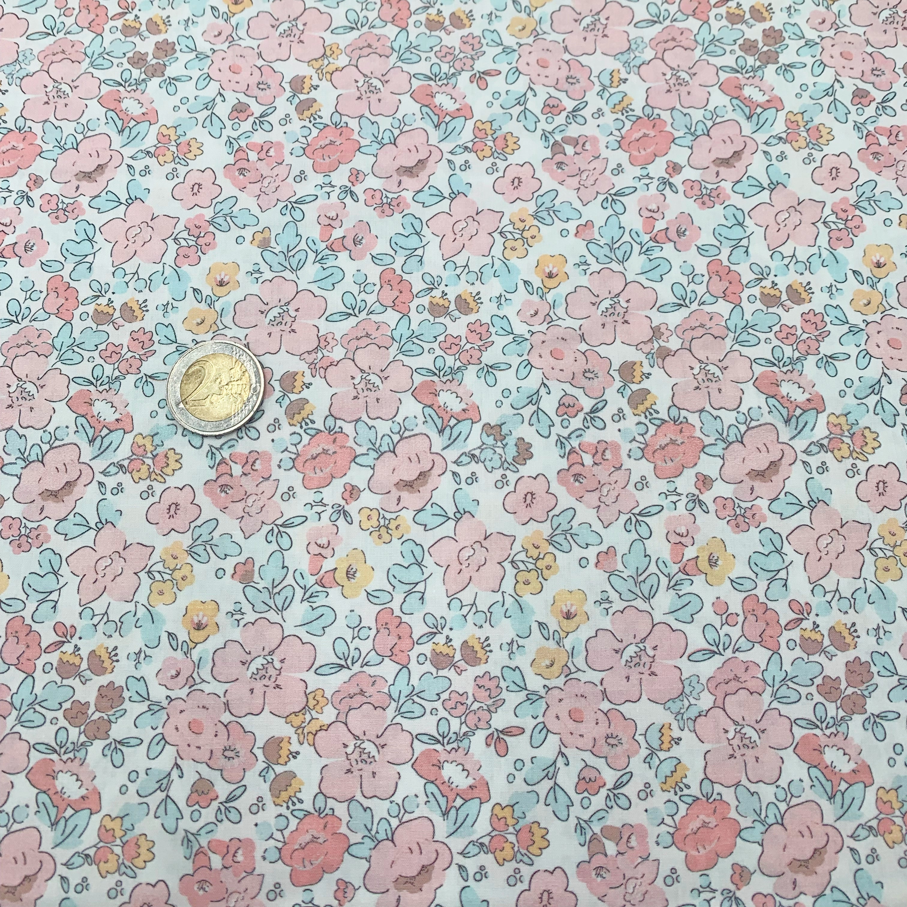 tissu-popeline-camélia-taille-motif