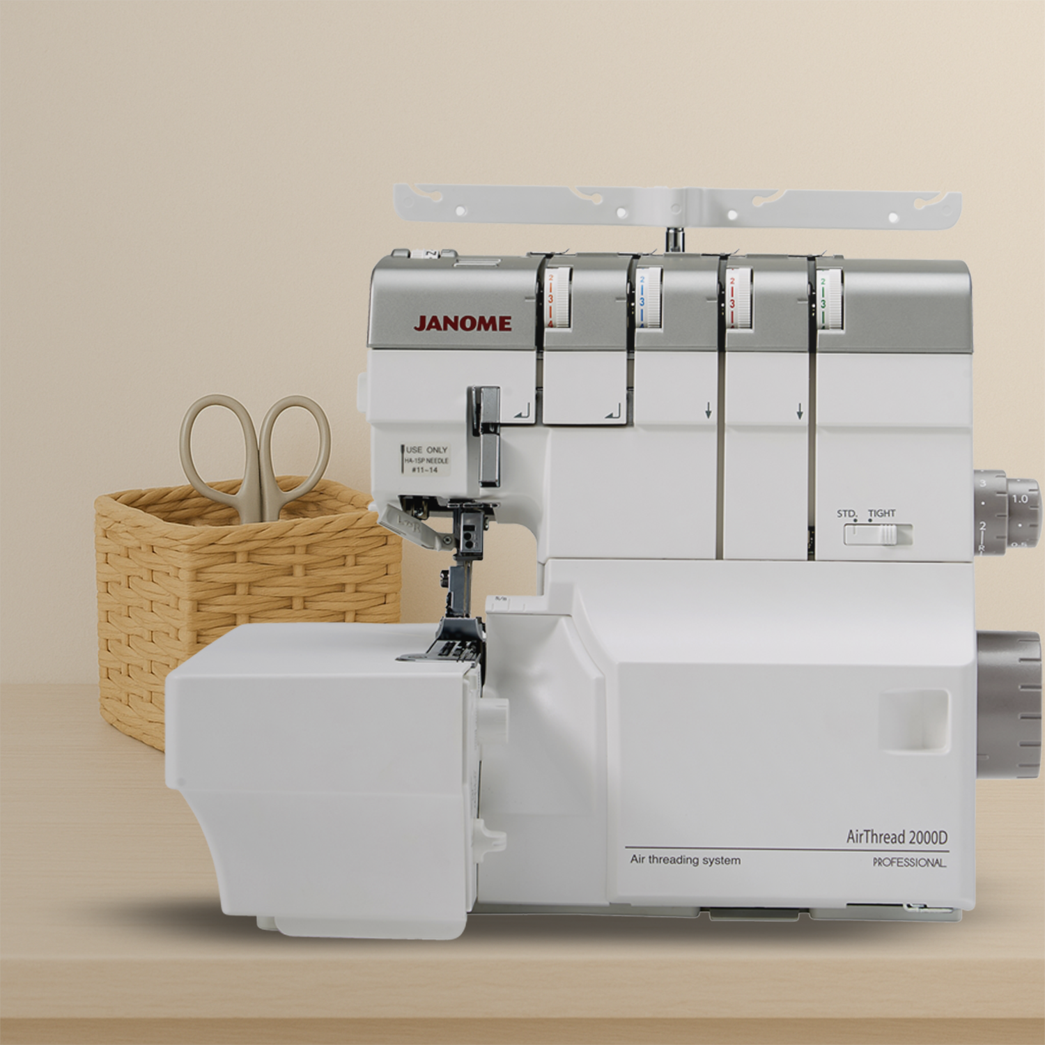 Janome AirThread 2000D : surjeteuse haut de gamme avec enfilage pneumatique
