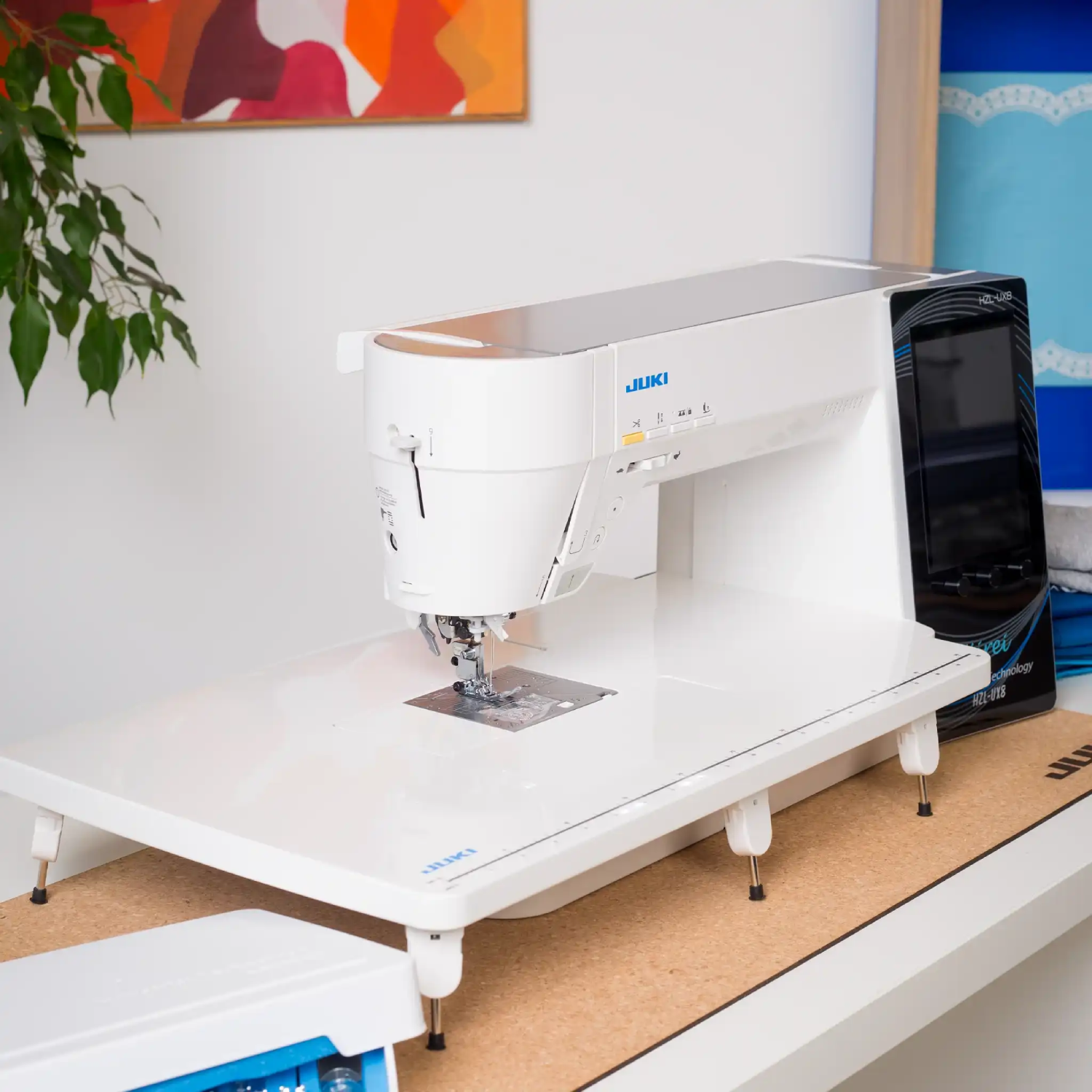 Machine à coudre JUKI HZL-UX8