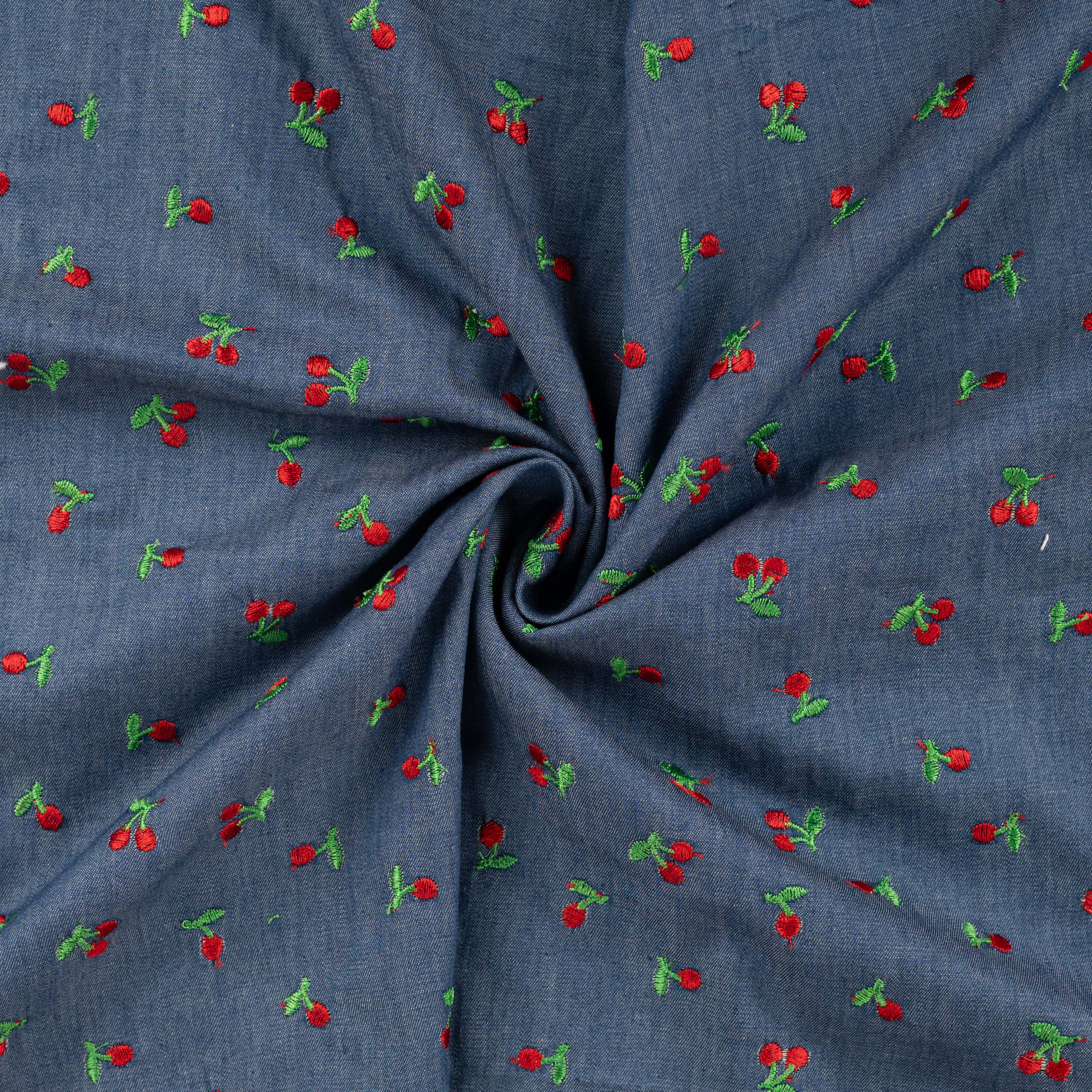Tissu jean fin à broderie cerise