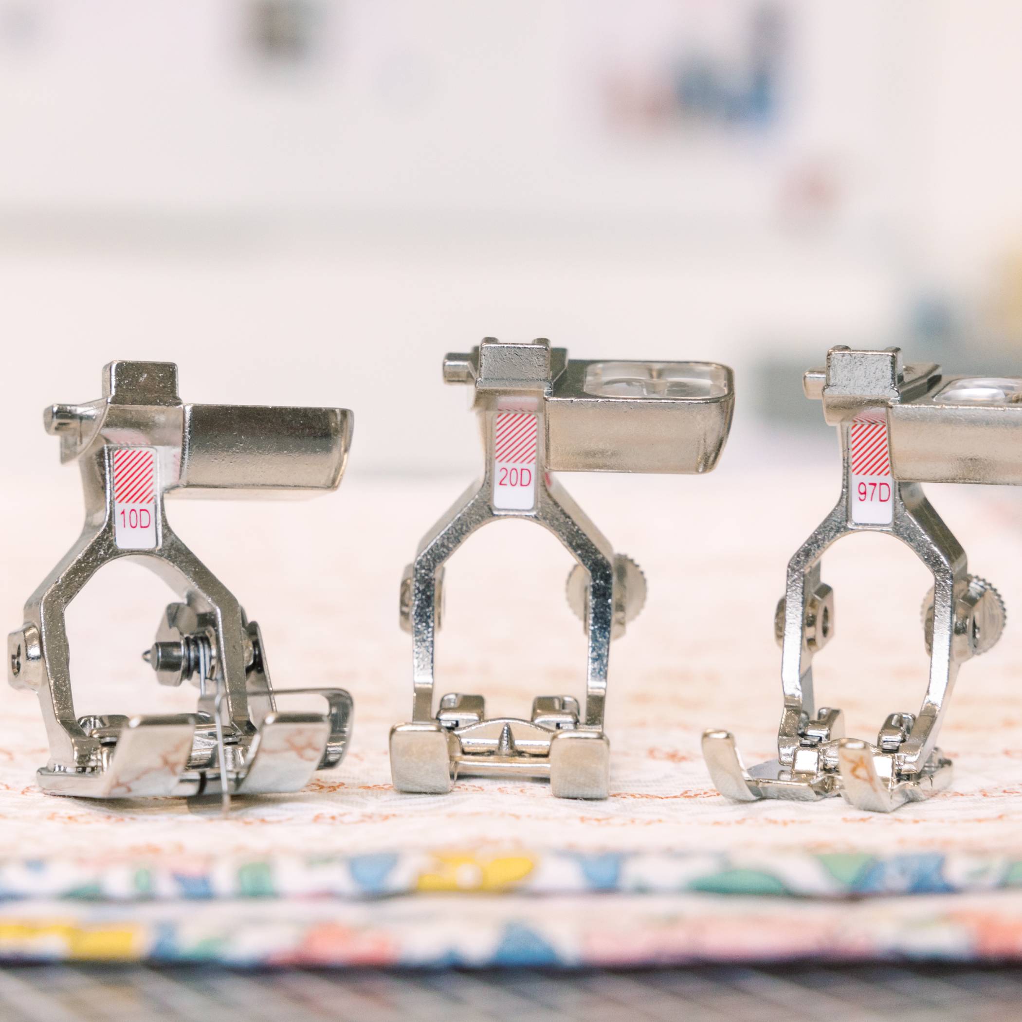 BERNINA 580 Liberty Edition — pieds-de-biche supplémentaires #10D, #20D et #97D