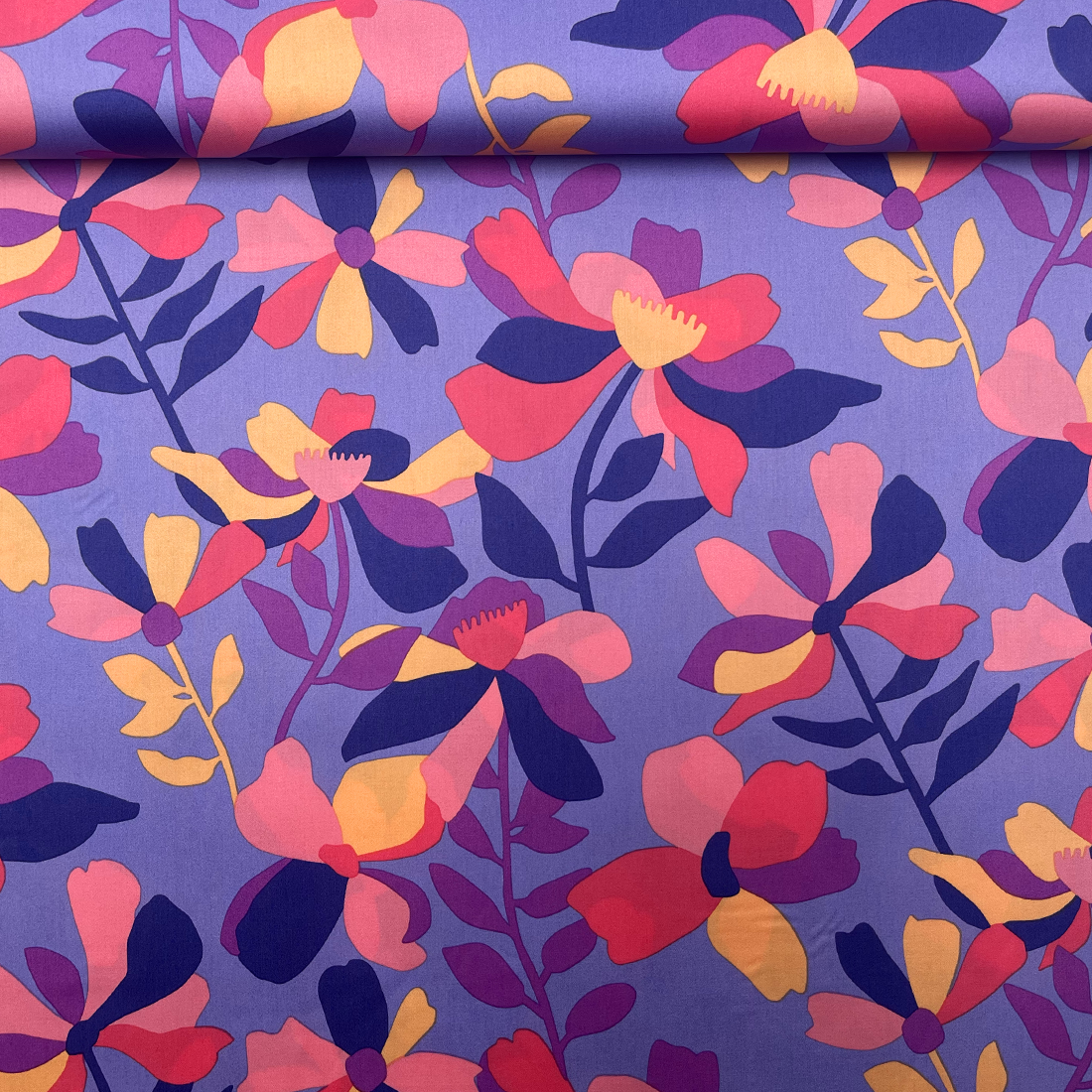 Satin de Coton imprimé floral – Parfait pour vêtements et accessoires