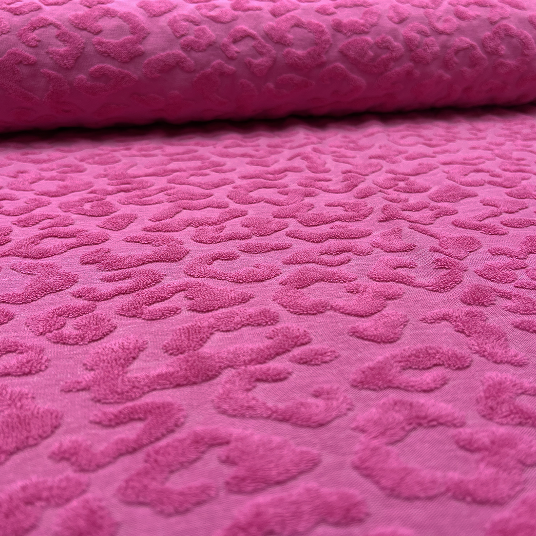 Tissu Jersey Fuchsia Léopard – Pour Créations Audacieuses