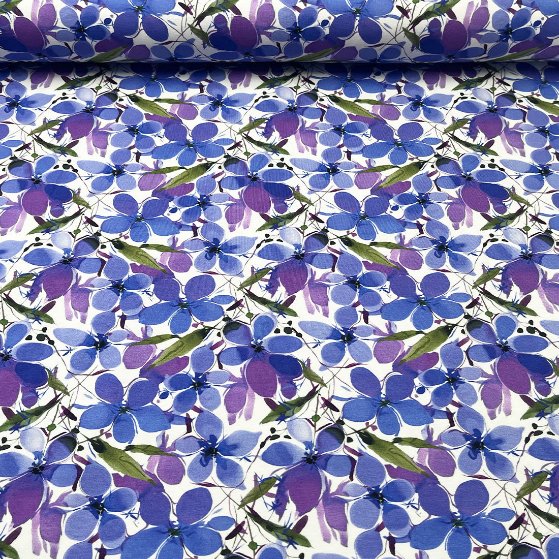 Tissu Jersey de Punto fleurs violettes et bleues – Création florale