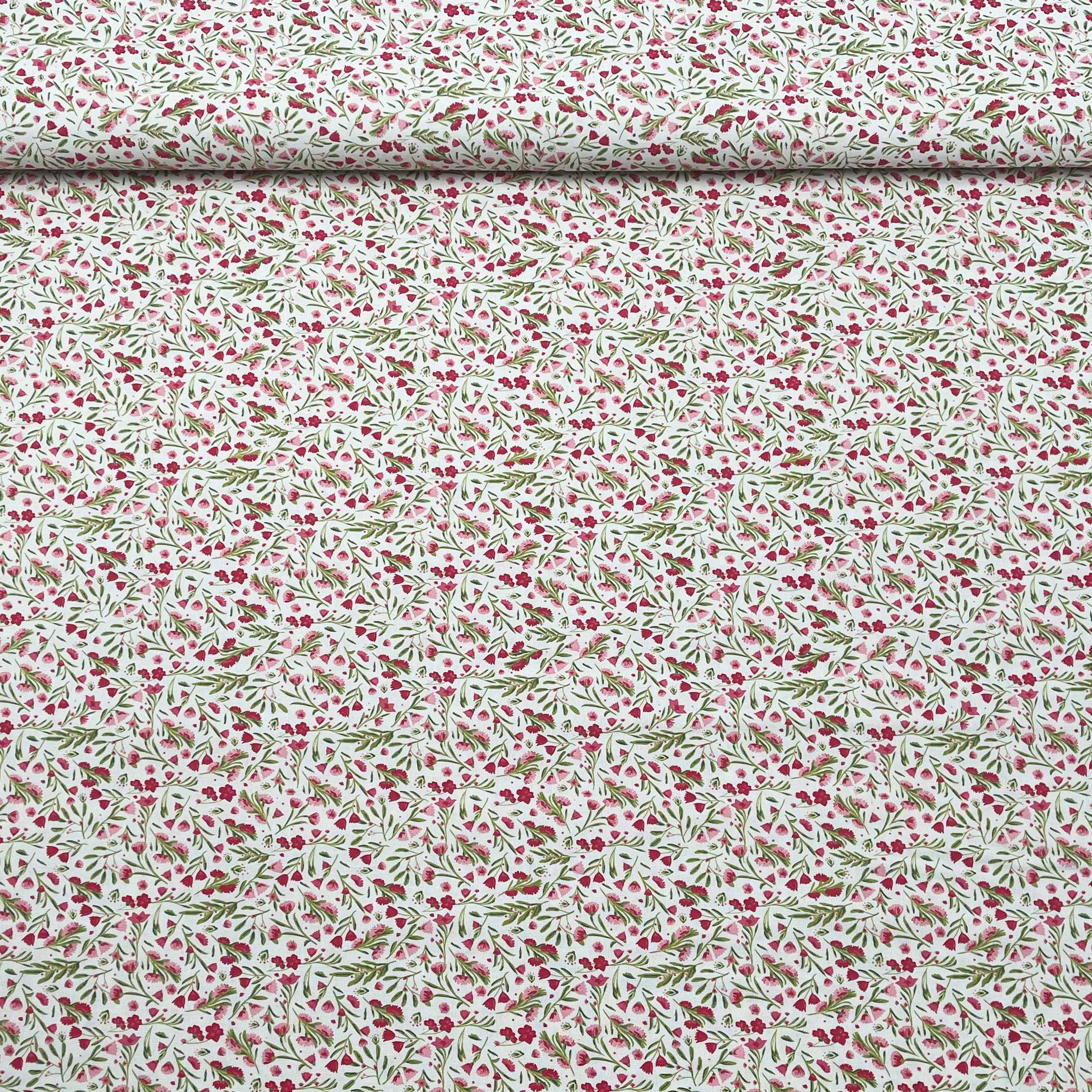 Tissu Popeline de coton fleurs des champs rouges