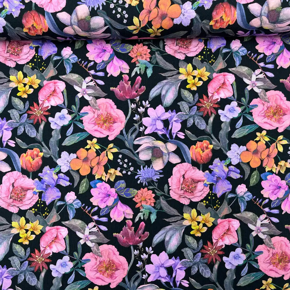 Tissu jersey coton "Exotic Flowers" violet et rose sur noir