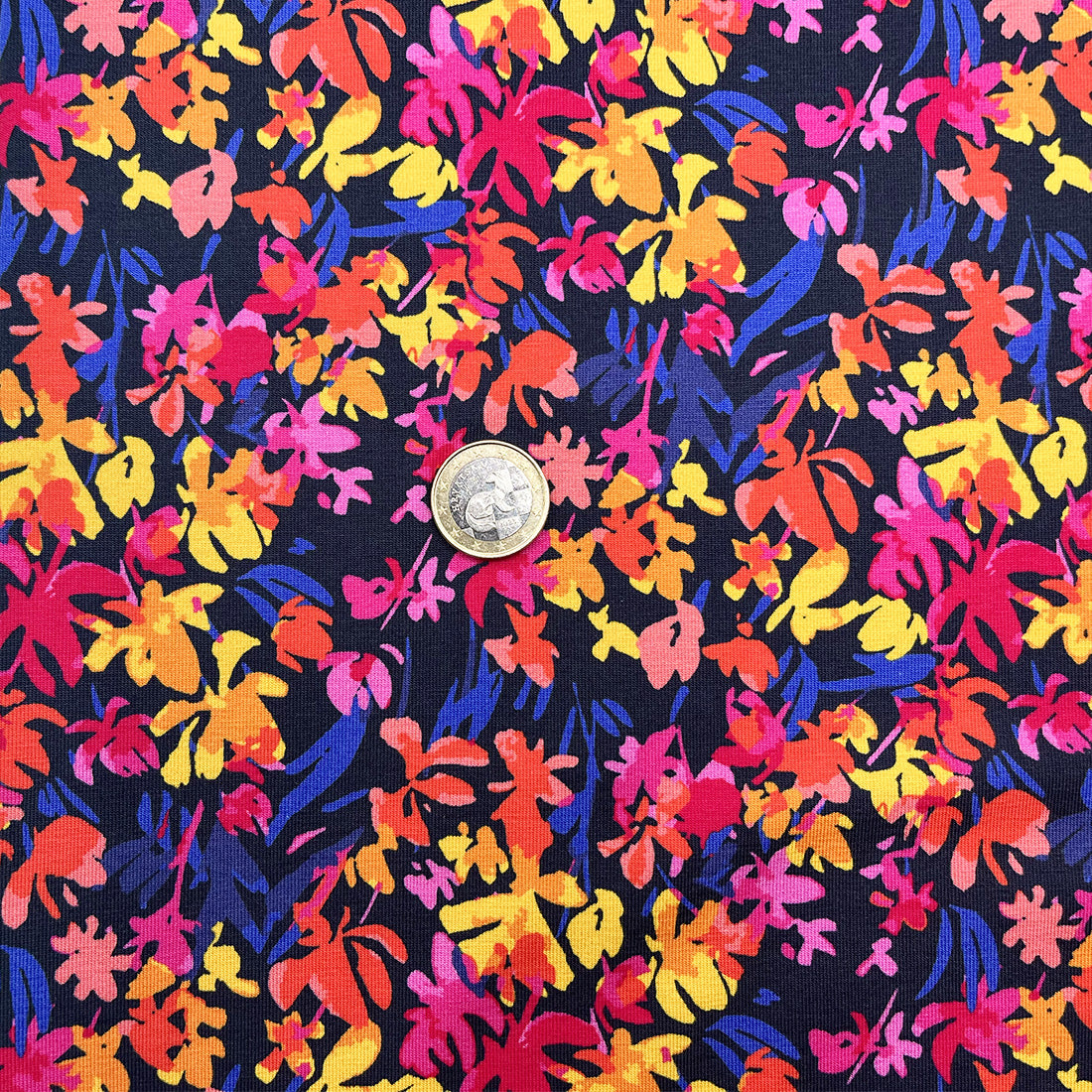 Tissu jersey fleurs vives – Couture estivale et joyeuse