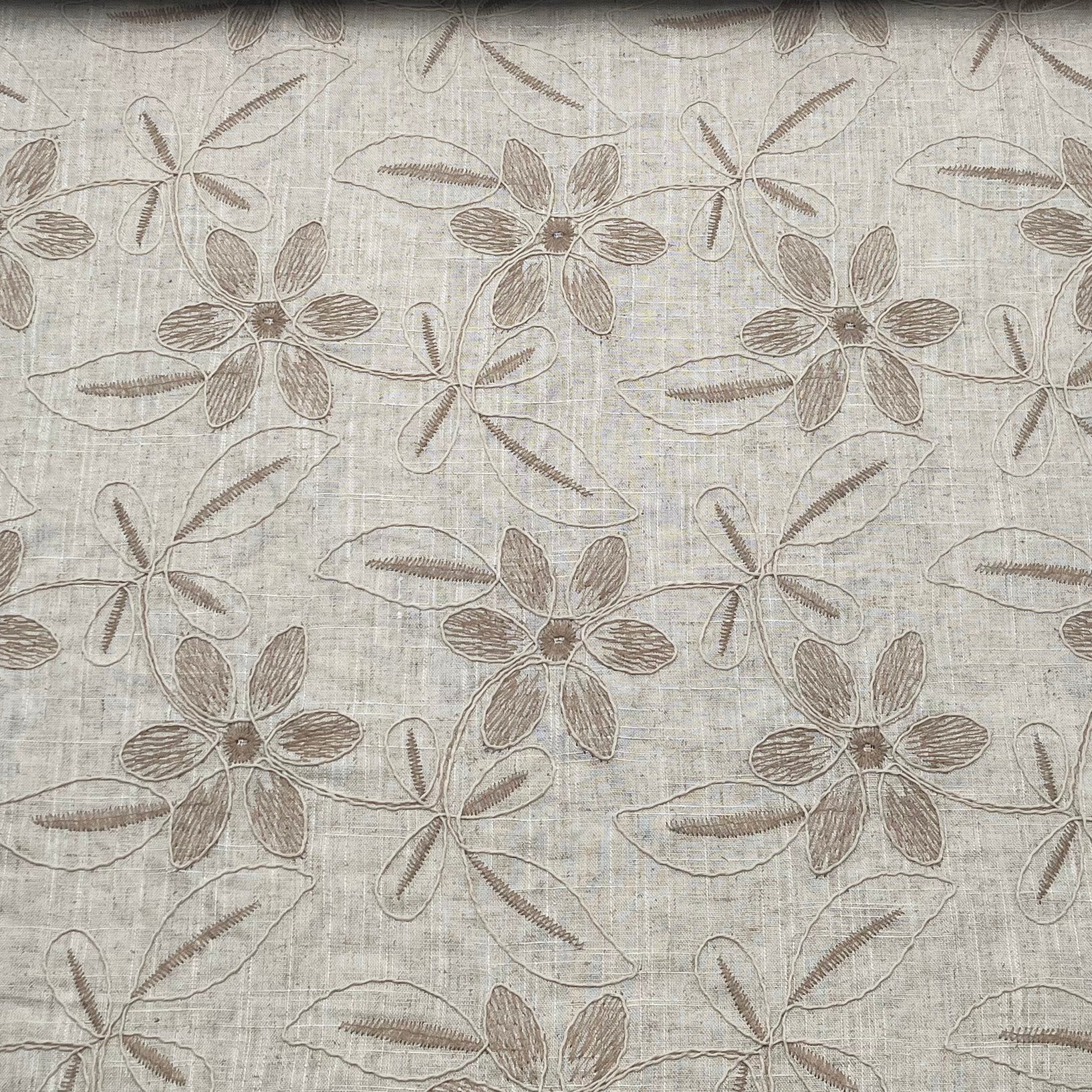 Tissu lin viscose beige avec broderie fleurs
