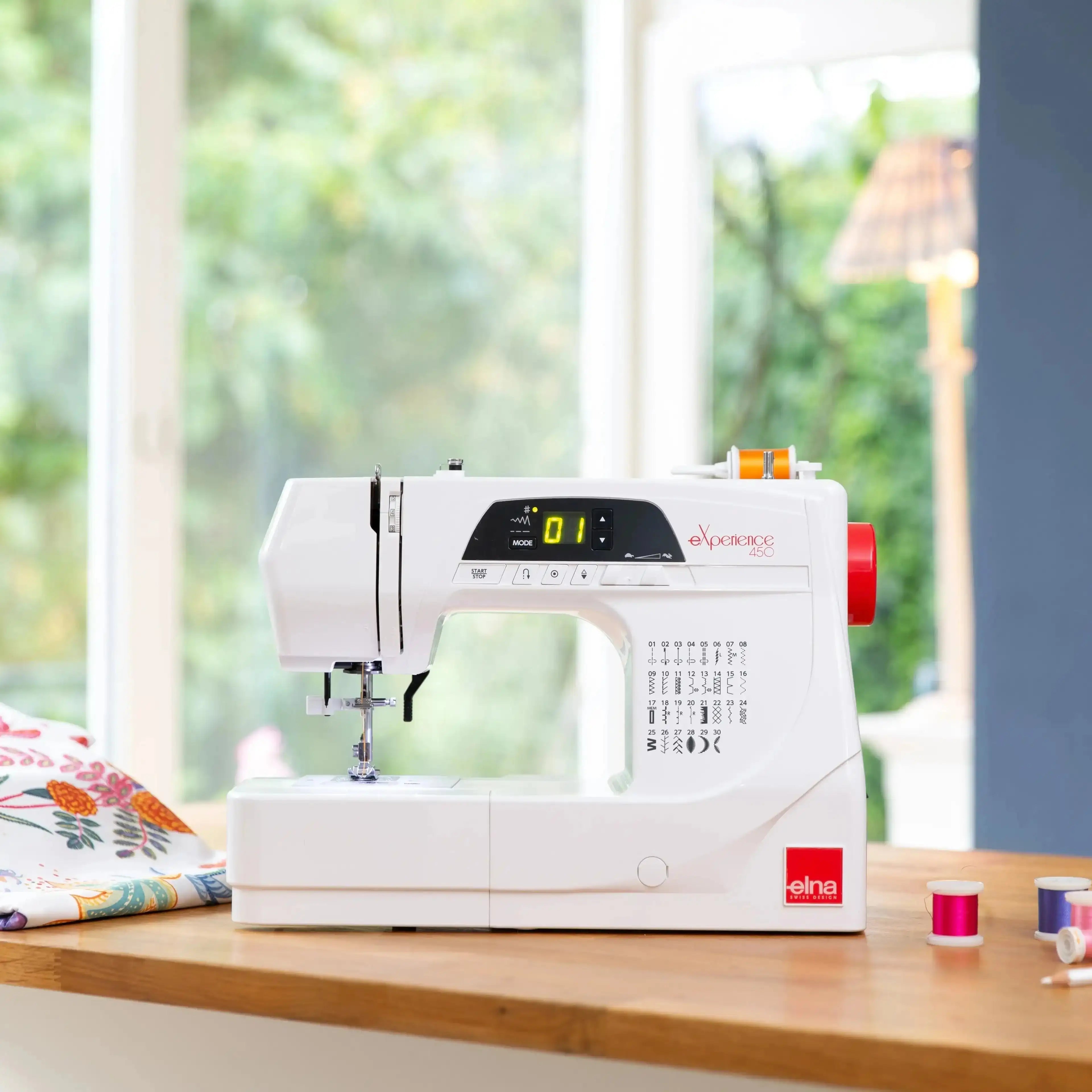 EXPO NEUVE Machine à coudre ELNA experience 450