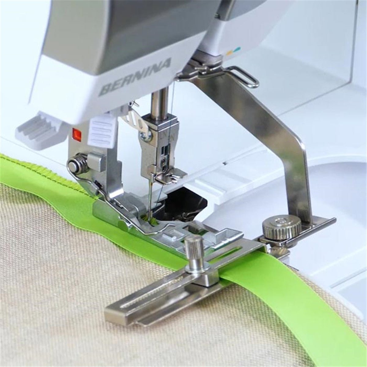 Guide-ruban réglable BERNINA (Série L 8)