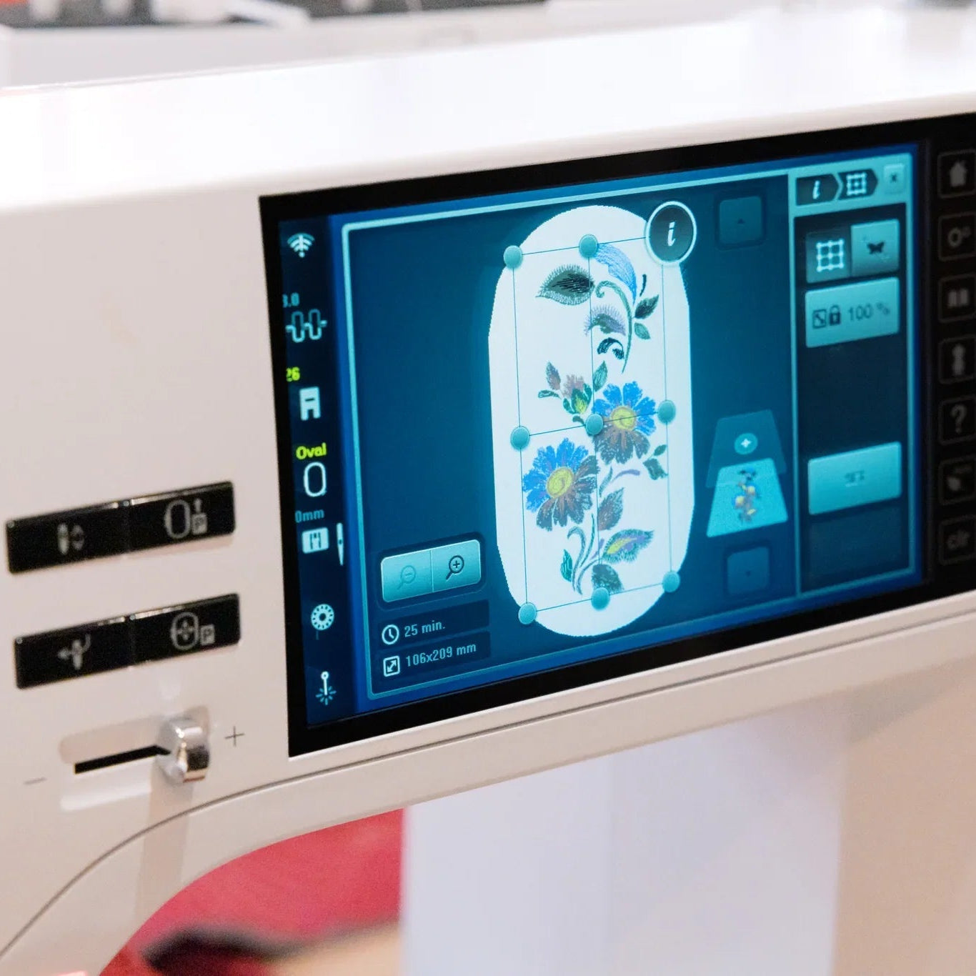 Machine à broder BERNINA 700 PRO — en situation, atelier de couture