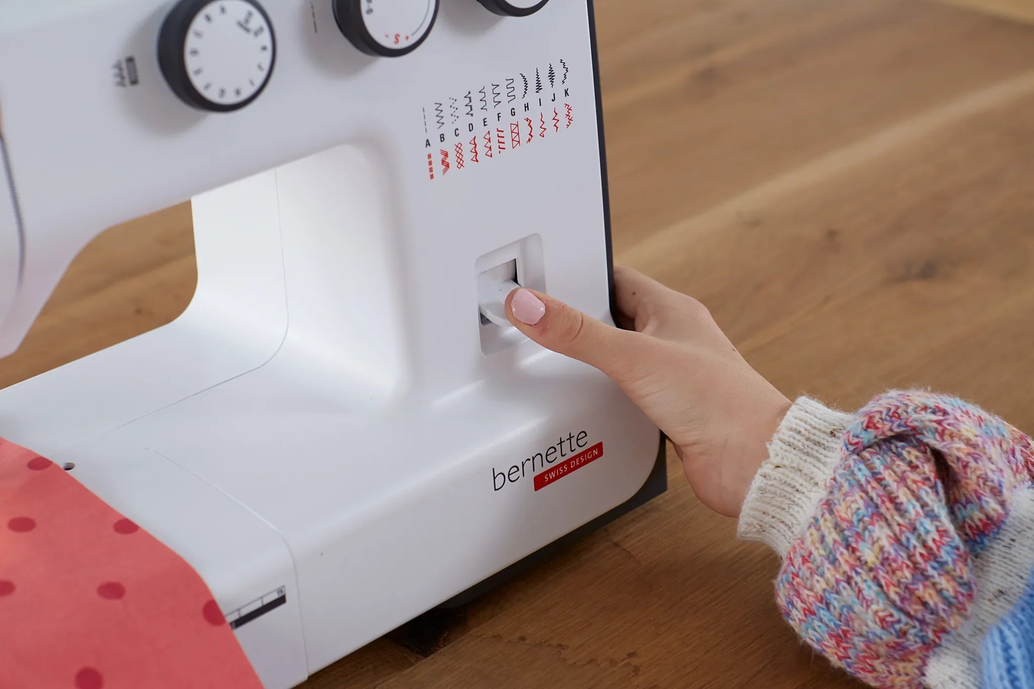 Machine à coudre bernette 35 — en situation