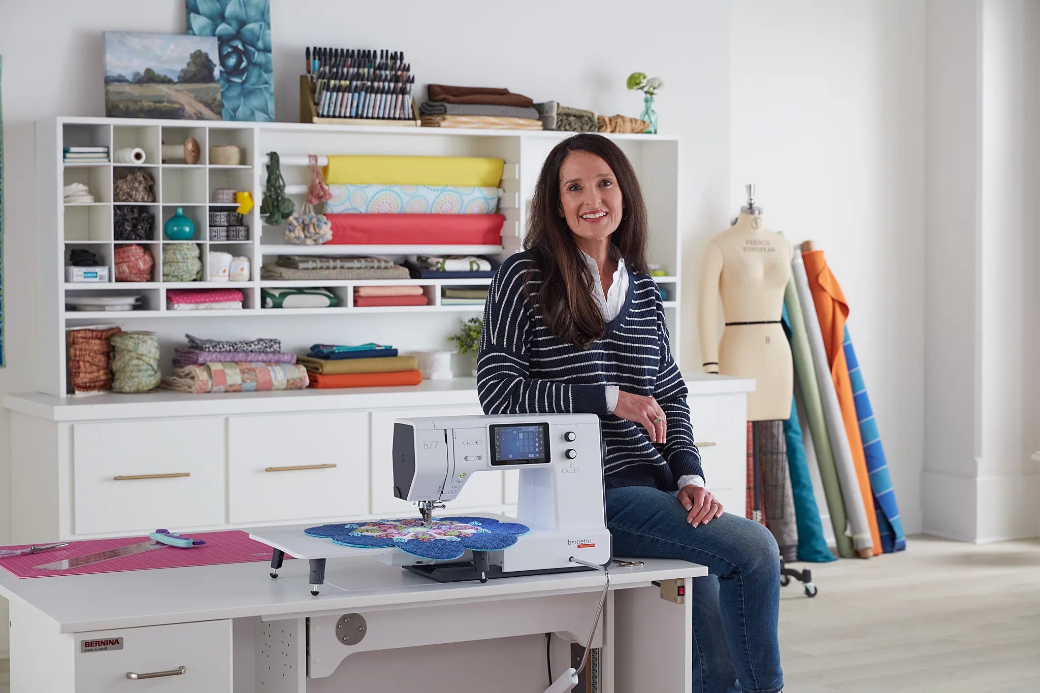 Machine à coudre bernette 77 — en couture, en situation