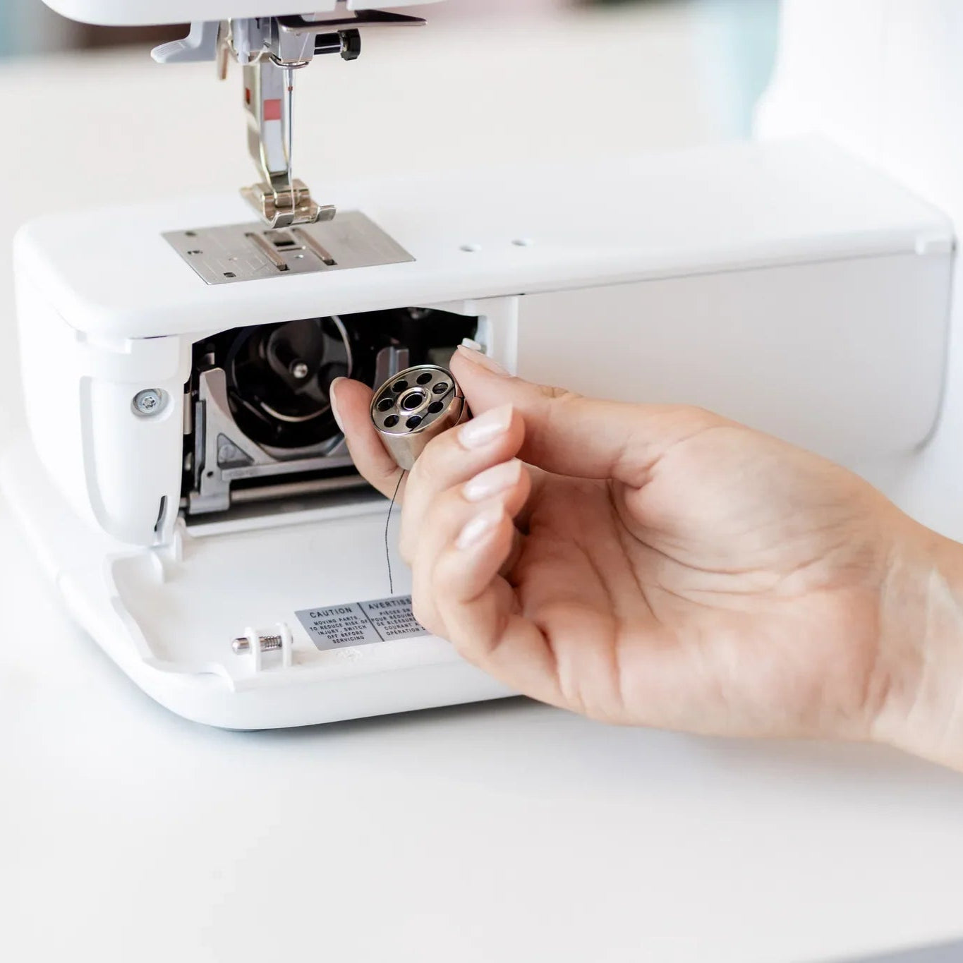 Machine à coudre BERNINA 325 — en situation
