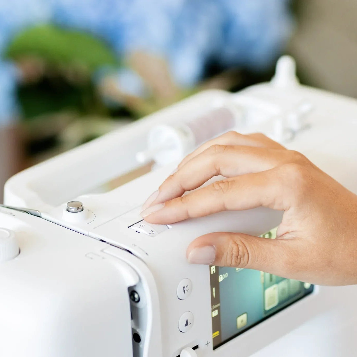 Machine à coudre BERNINA 335 — en situation