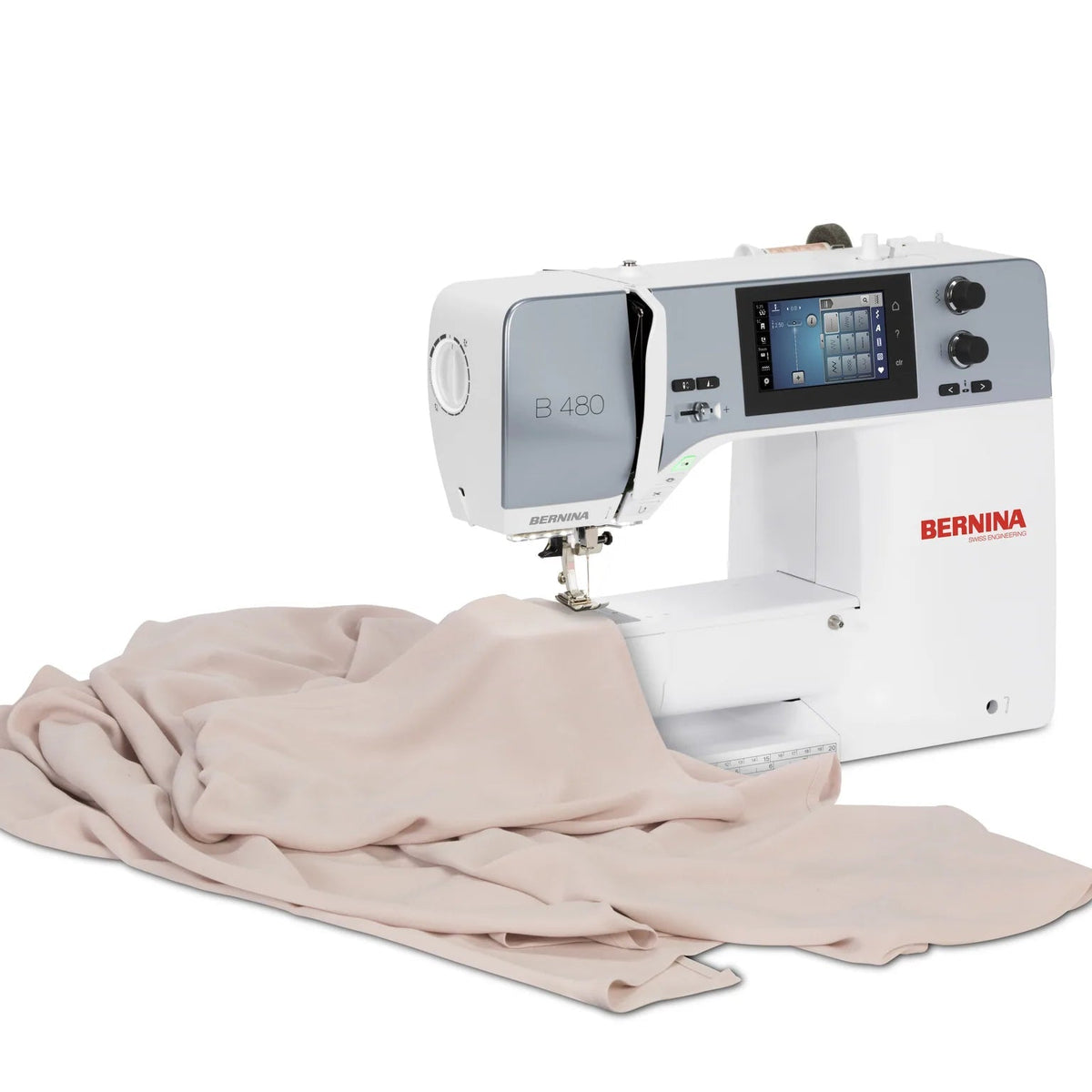 Machine à coudre BERNINA 435 — vue machine en situation