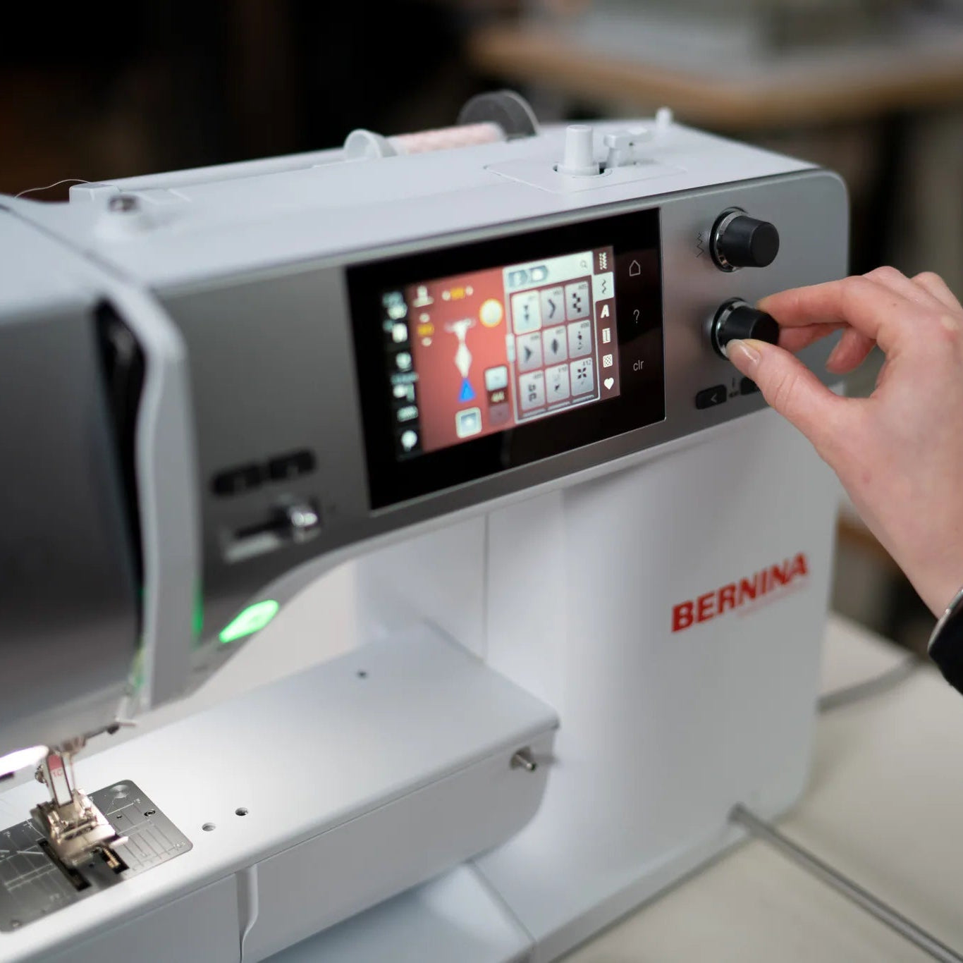 Machine à coudre BERNINA 475 QE — projet Yvonne Reichmuth