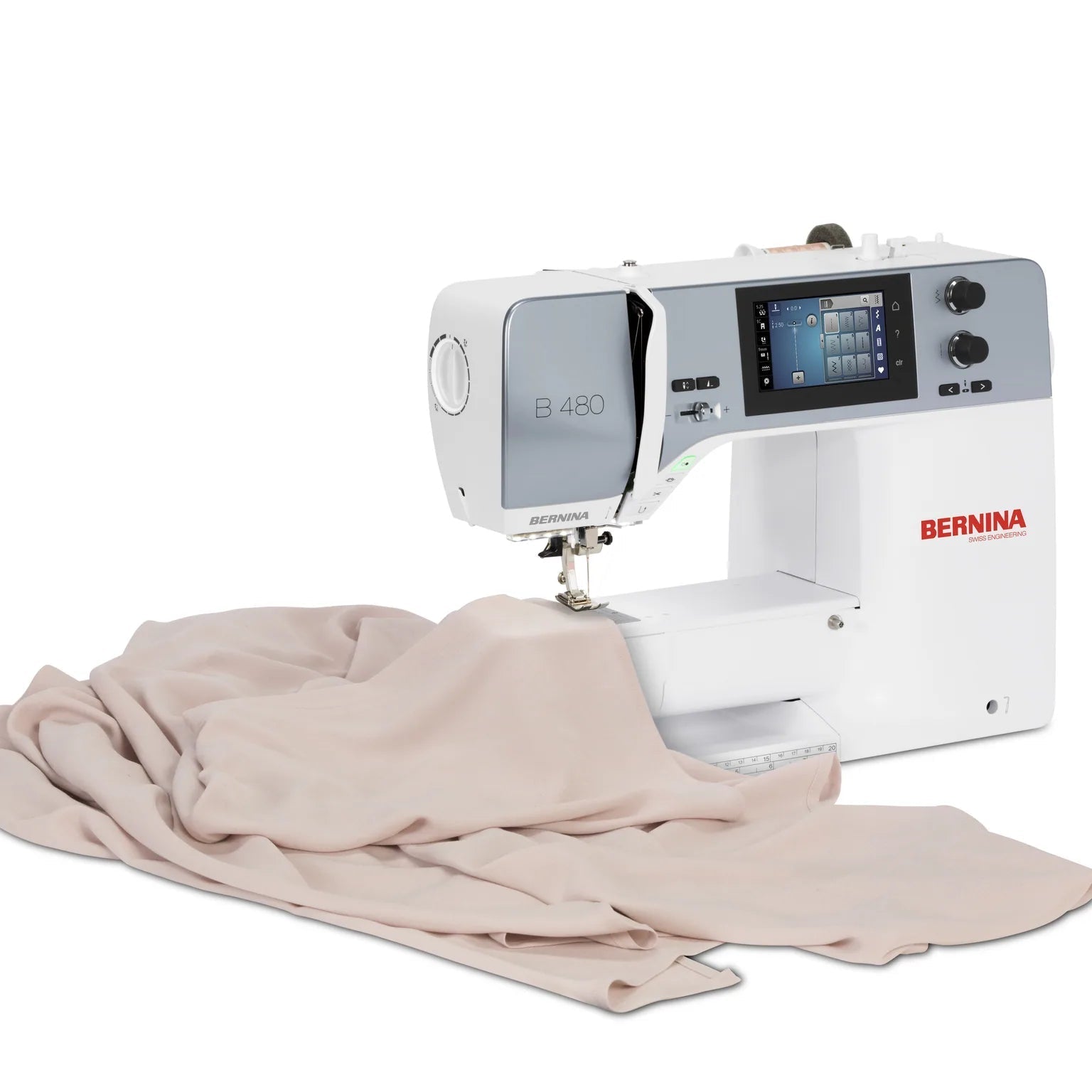 Machine à coudre BERNINA 480 — vue machine en situation