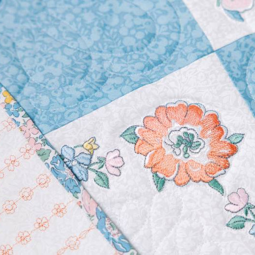 BERNINA 580 Liberty Edition — points décoratifs et motifs de broderie de l'édition Liberty
