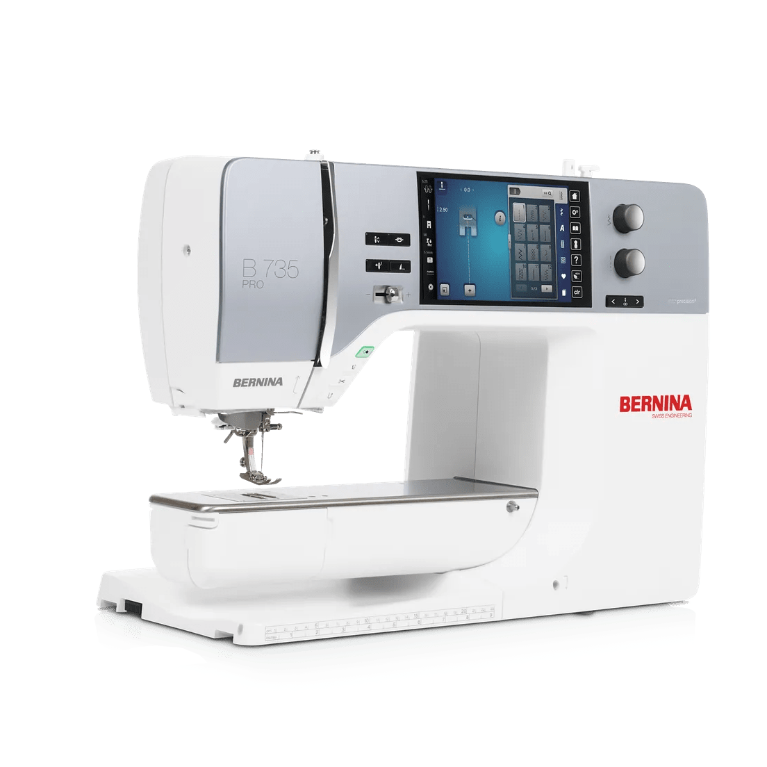 Machine à coudre et à broder BERNINA 735 PRO — en atelier