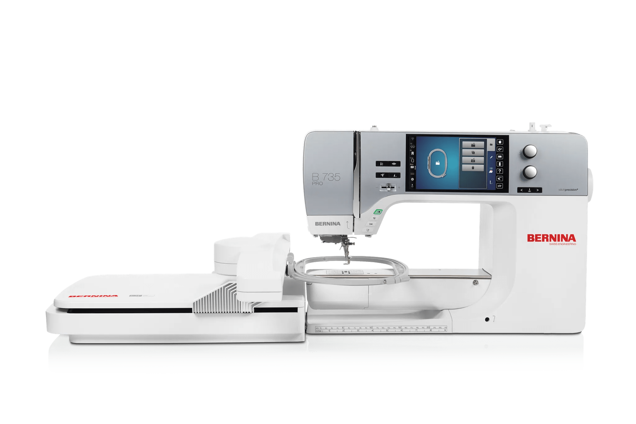 Machine à coudre et à broder BERNINA 735 PRO — vue de face, cadrage carré