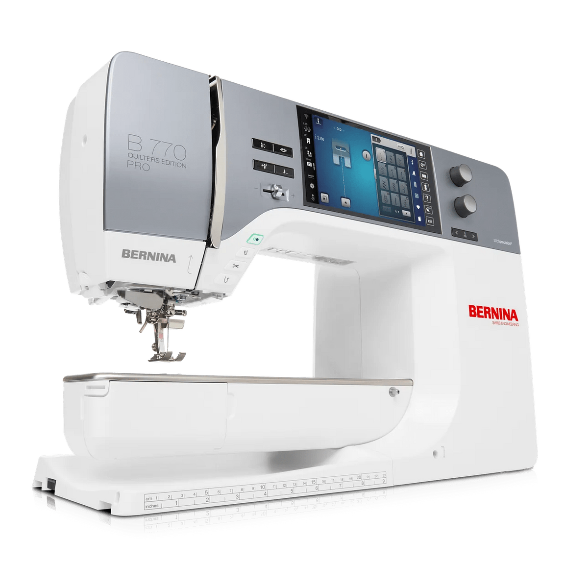 Machine à coudre et à broder BERNINA 770 QE PRO — en fonctionnement