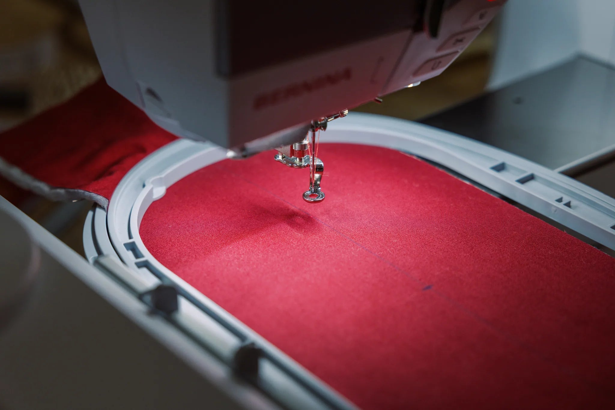 Machine à coudre et à broder BERNINA 770 QE PRO — en situation, atelier de quilting