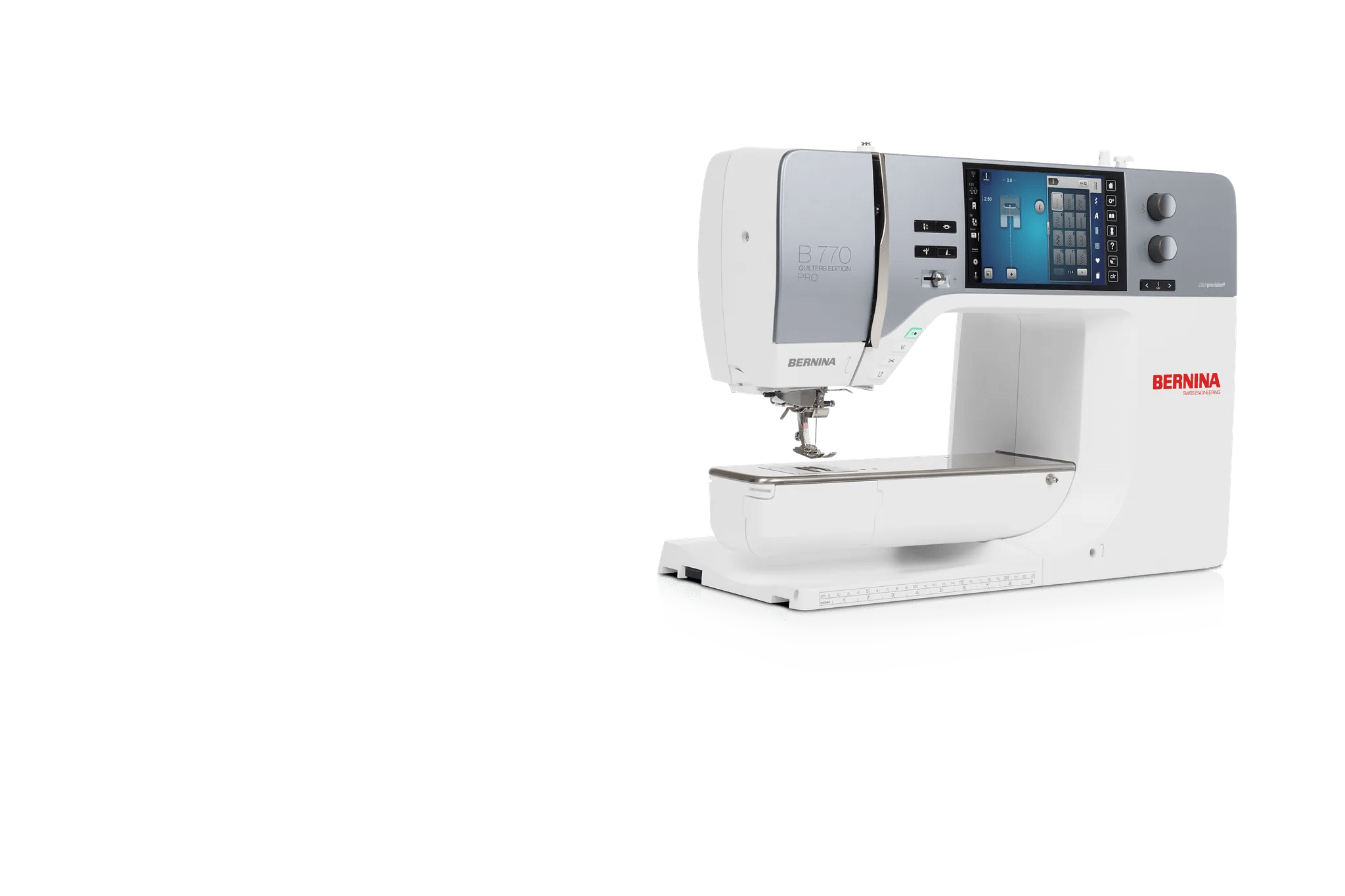 Machine à coudre et à broder BERNINA 770 QE PRO — en atelier