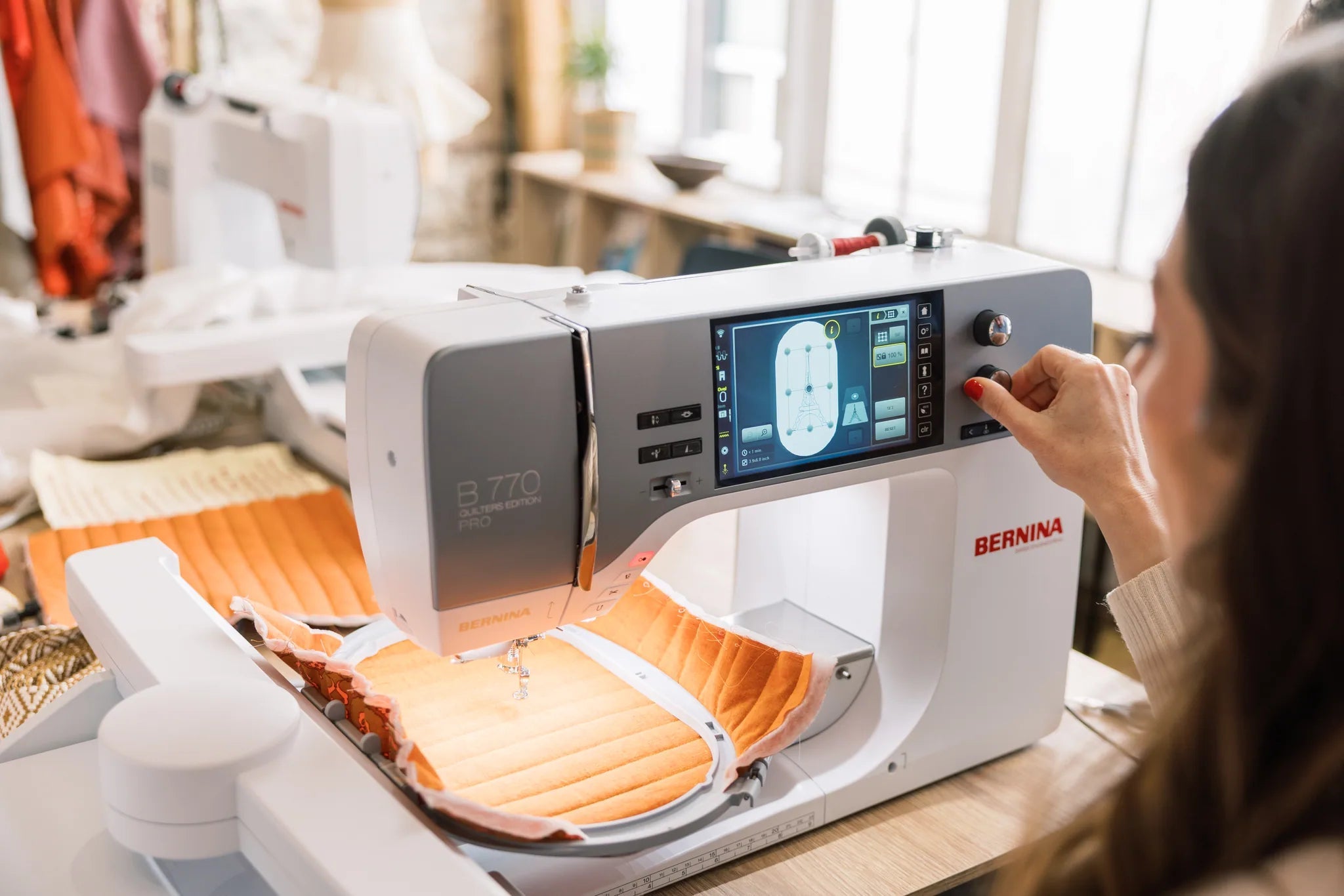 Machine à coudre et à broder BERNINA 770 QE PRO — en situation, atelier de quilting