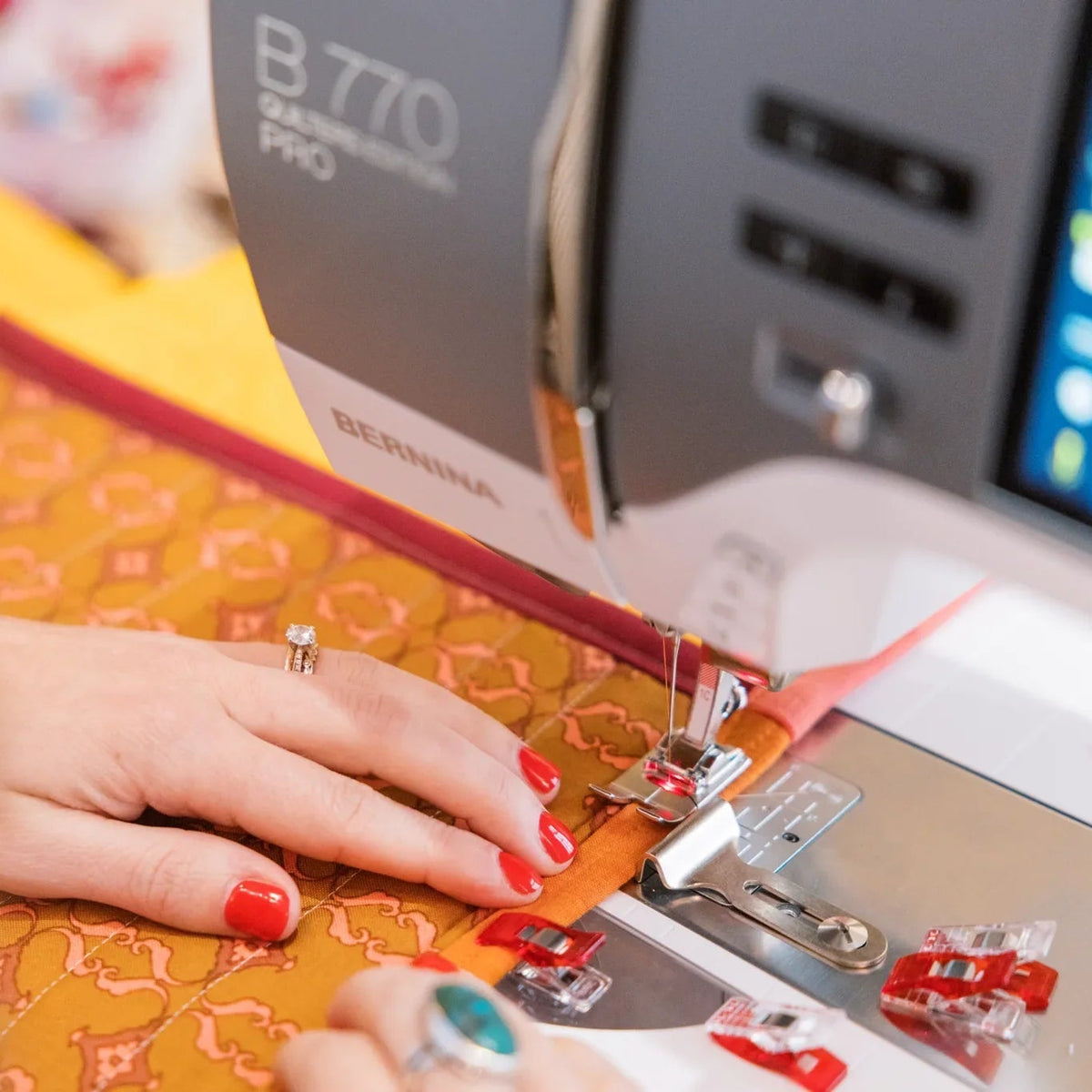 Machine à coudre et à broder BERNINA 770 QE PRO — en situation, atelier de quilting