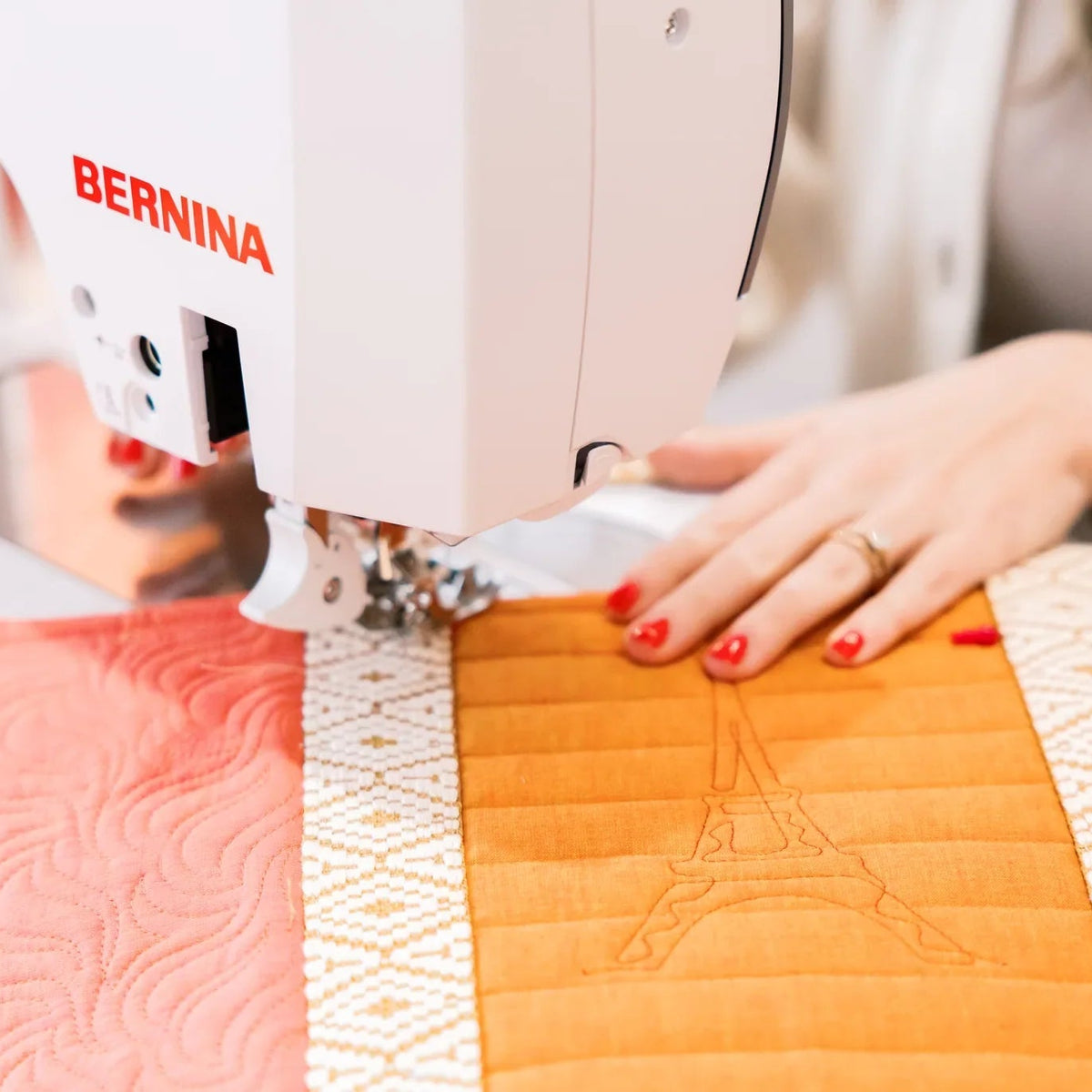 Machine à coudre et à broder BERNINA 770 QE PRO — en situation, atelier de quilting
