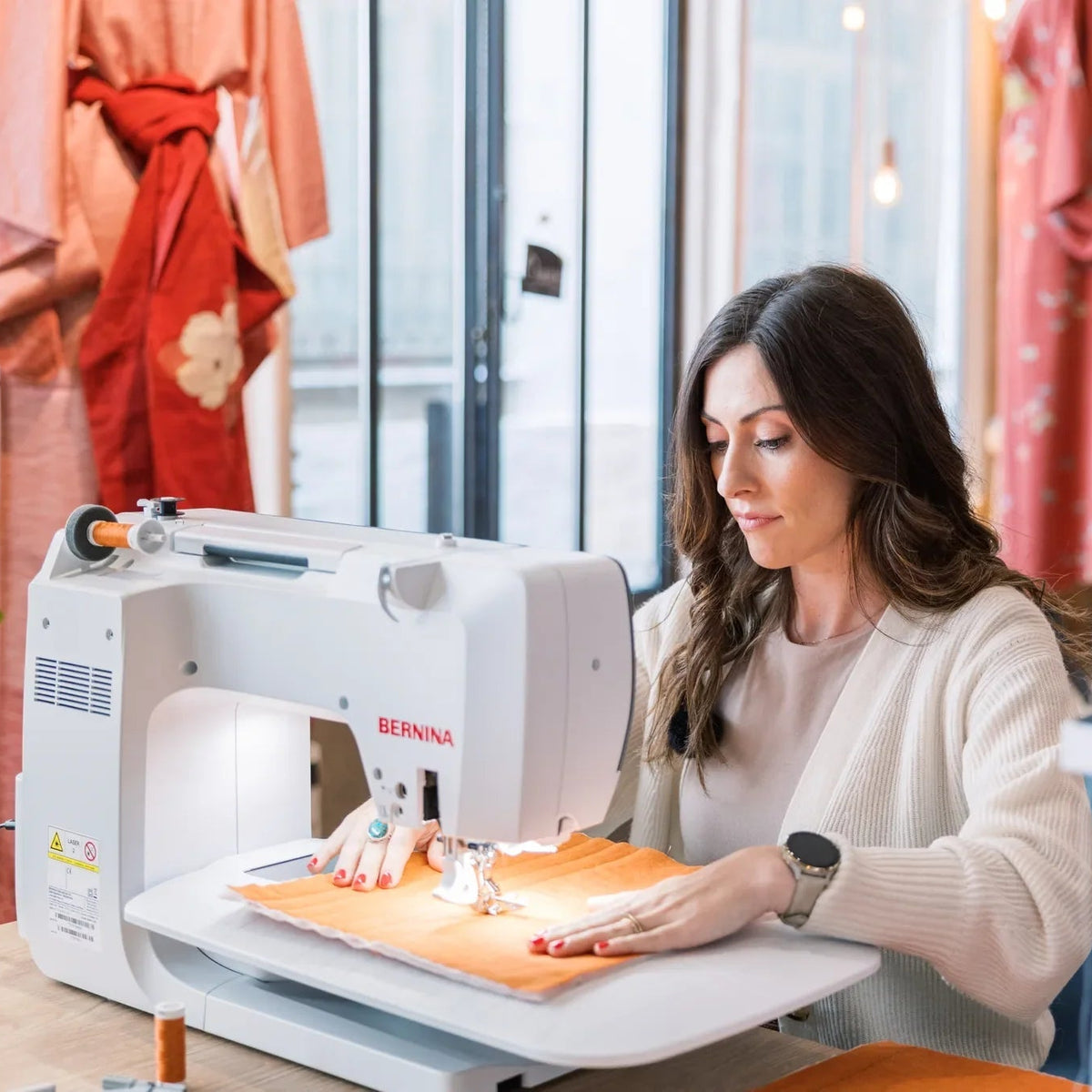 Machine à coudre et à broder BERNINA 770 QE PRO — en situation, atelier de quilting