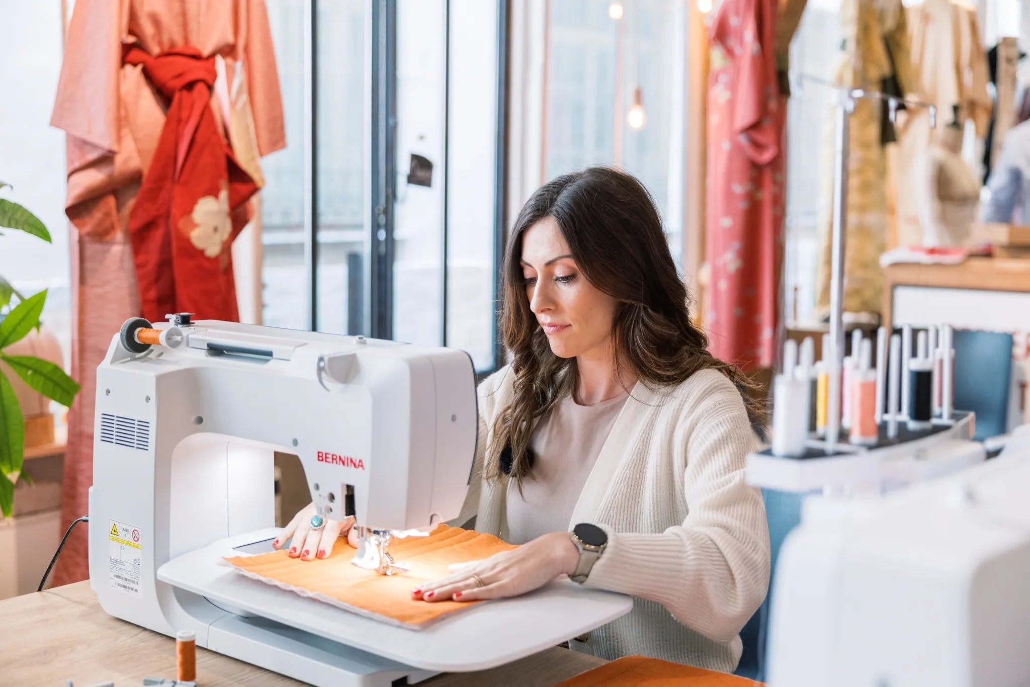 Machine à coudre et à broder BERNINA 770 QE PRO — en situation, atelier de quilting