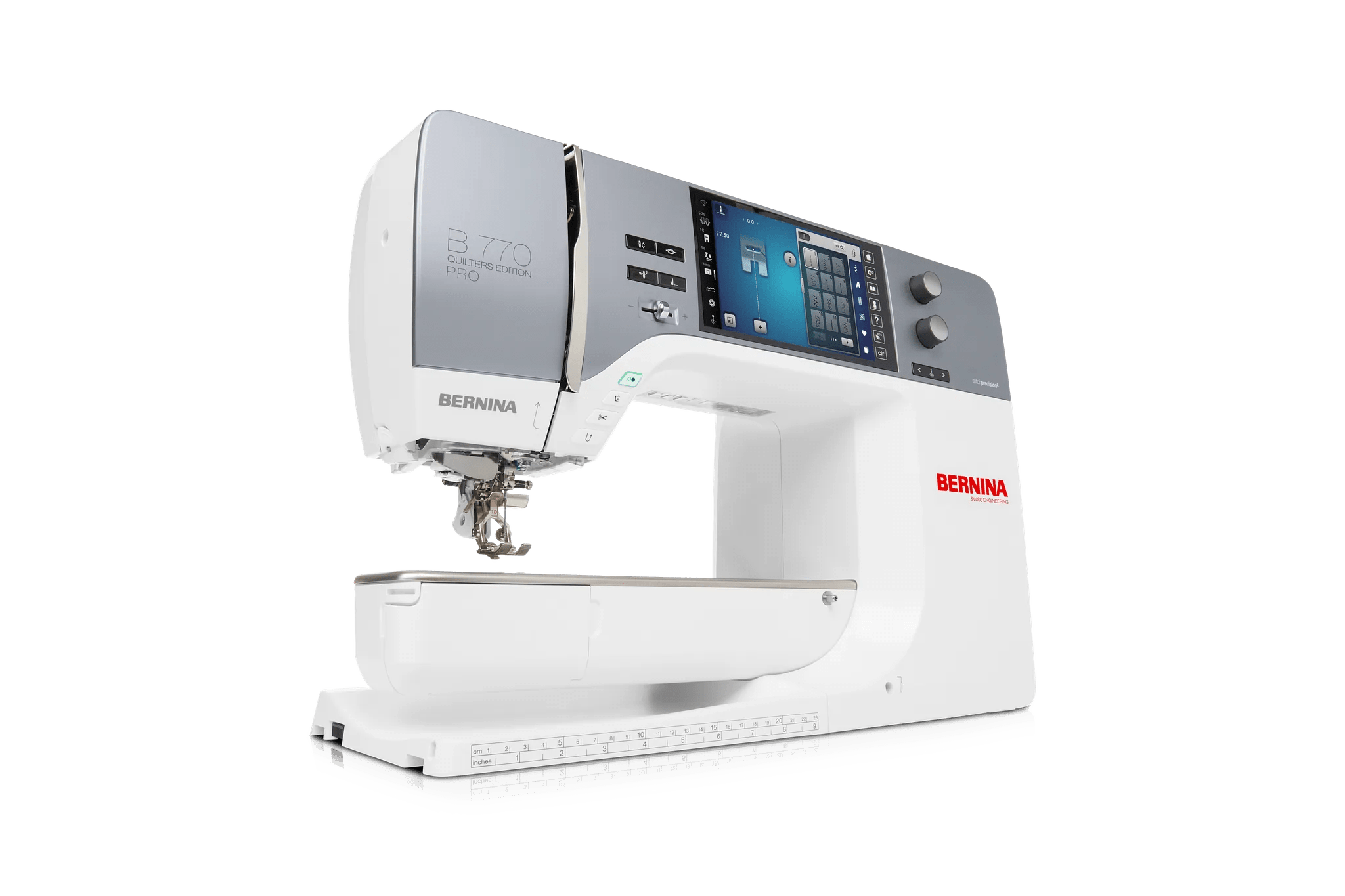 Machine à coudre et à broder BERNINA 770 QE PRO — en fonctionnement, double entraînement