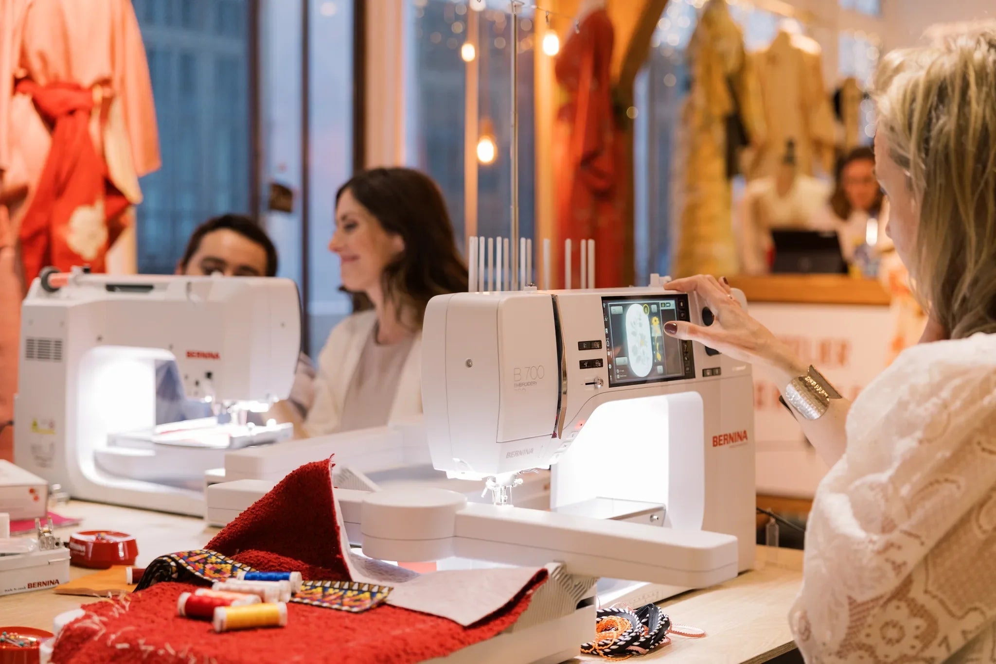 Machine à coudre et à broder BERNINA 770 QE PRO — en situation, atelier de quilting