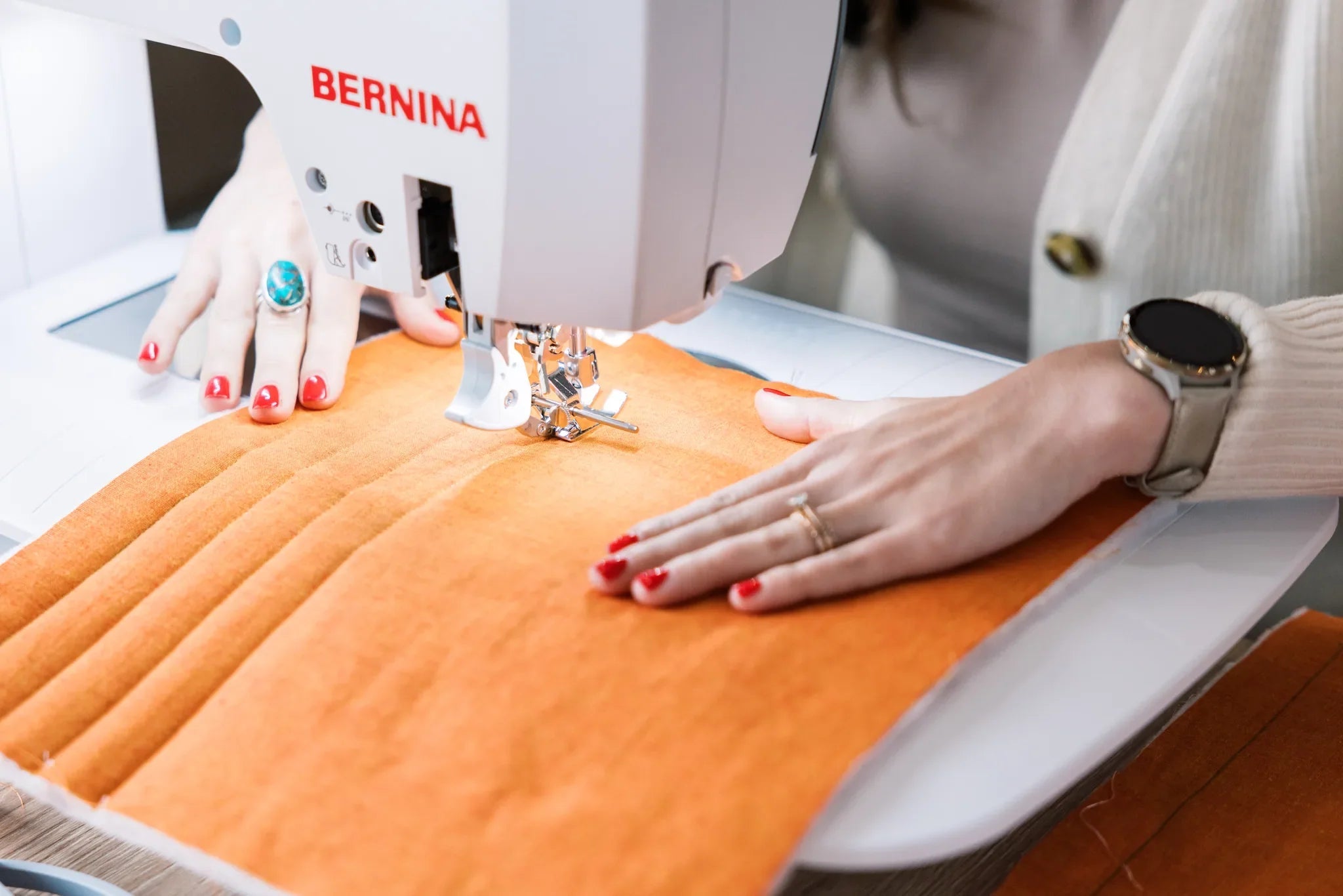 Machine à coudre et à broder BERNINA 770 QE PRO — en situation, atelier de quilting