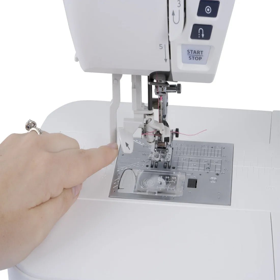 Machine à coudre Janome Skyline S7 AE