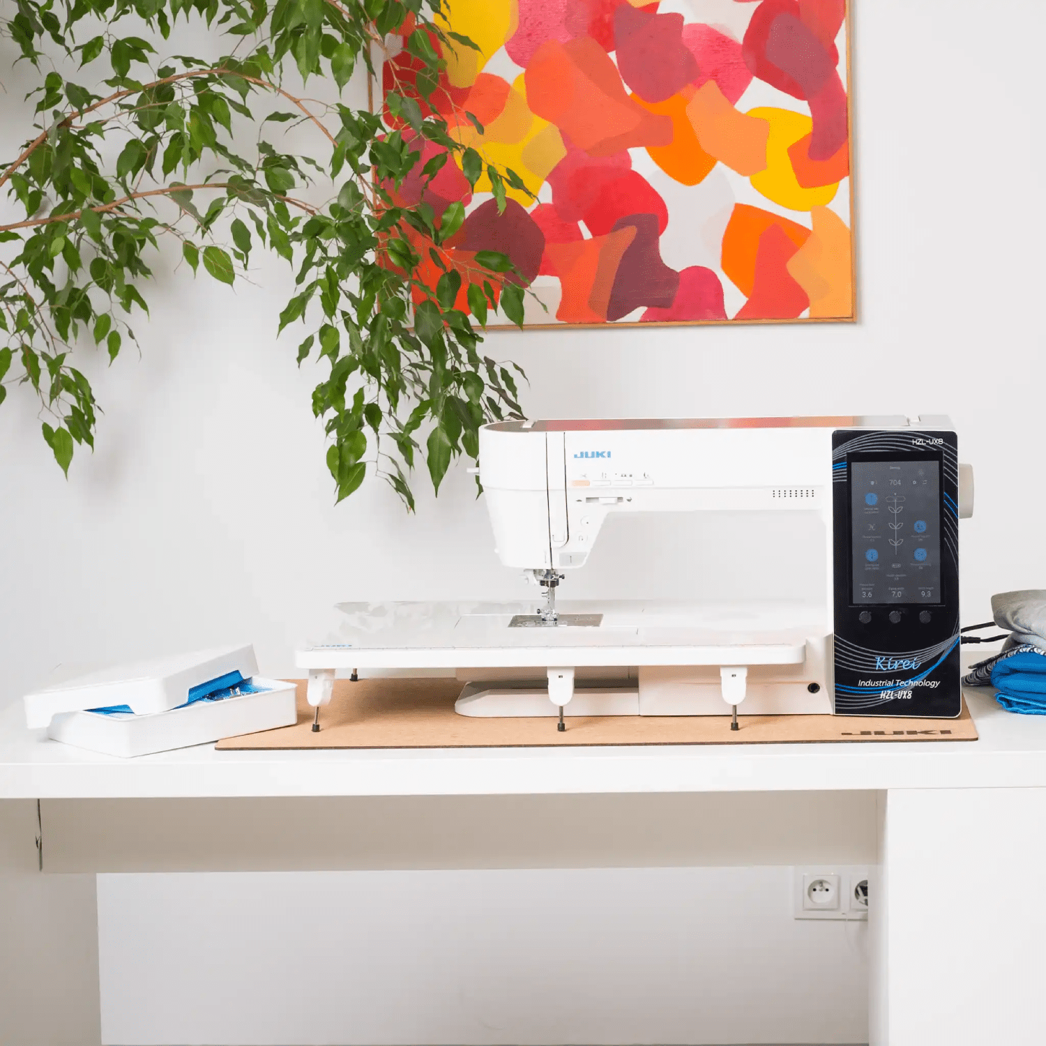 Machine à coudre JUKI HZL - UX8