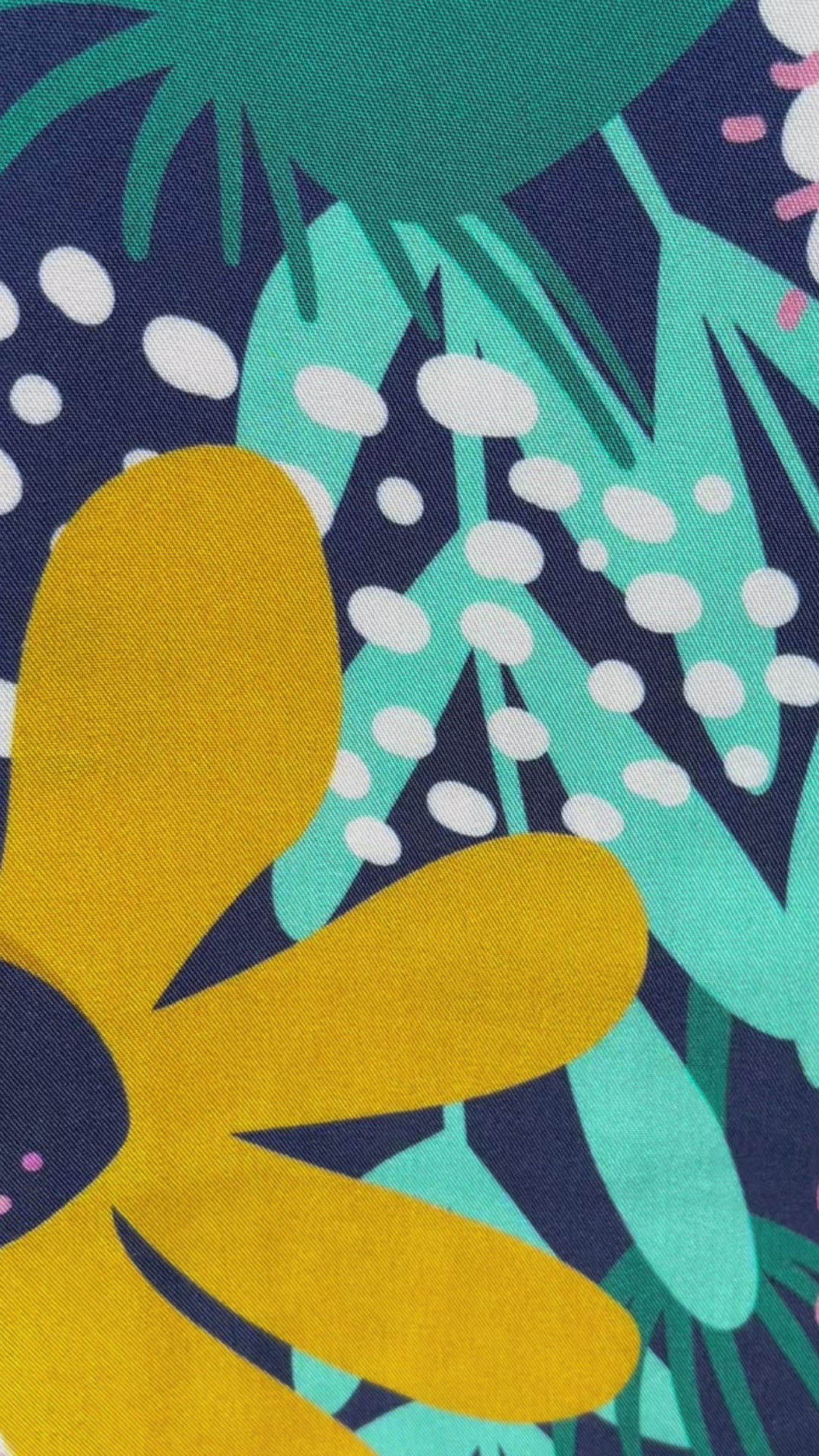 Tissu viscose fleurs design