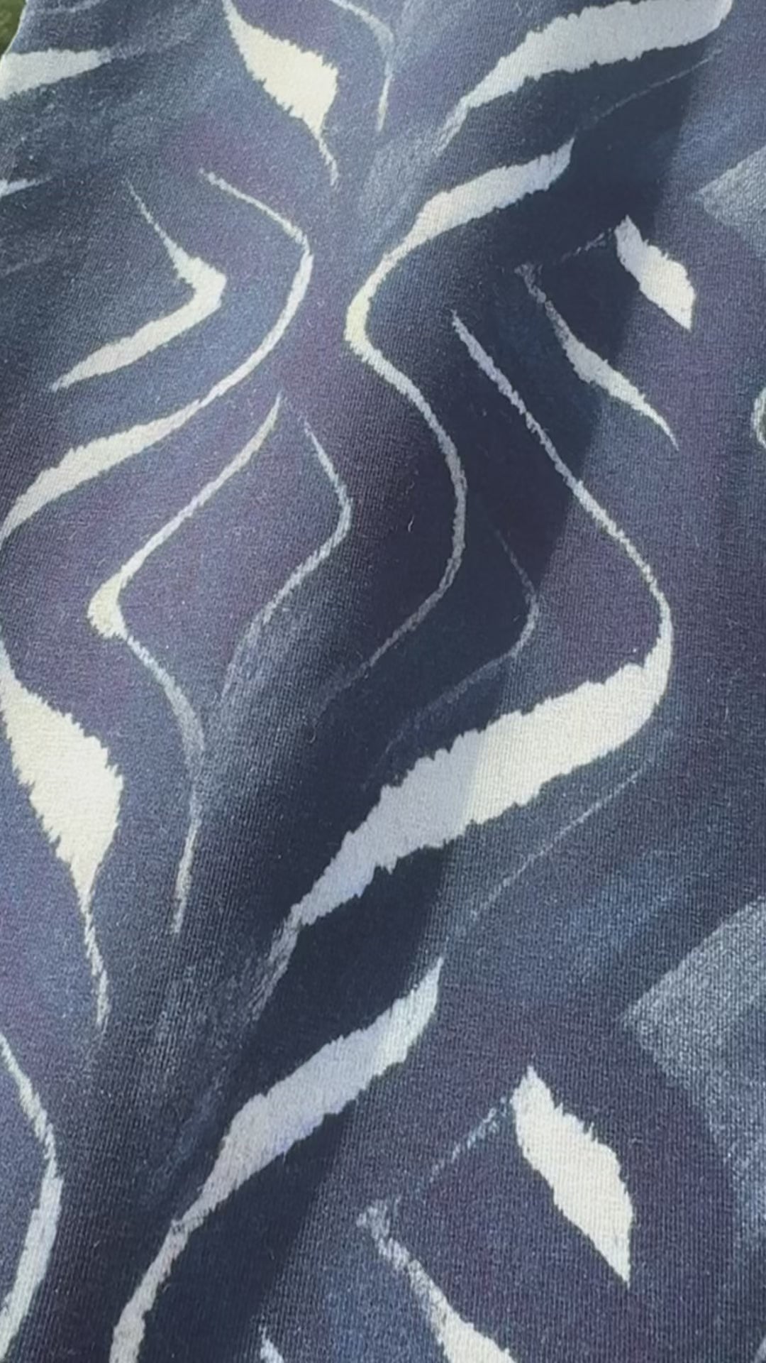 Tissu Jersey French Terry bleu nuit abstrait