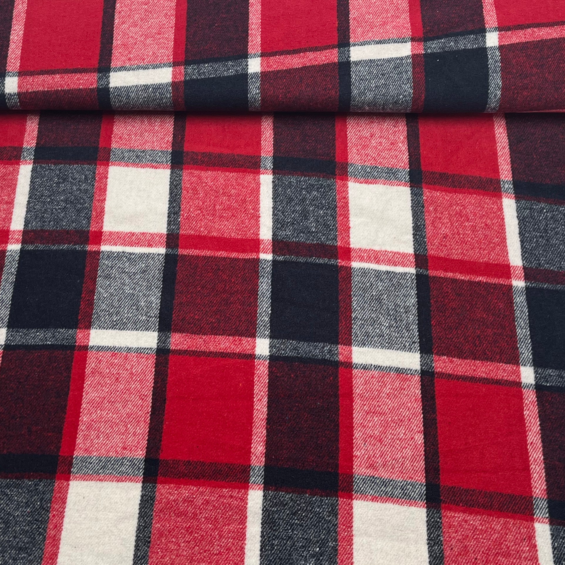 Tissu lainage carreaux rouge et bleu