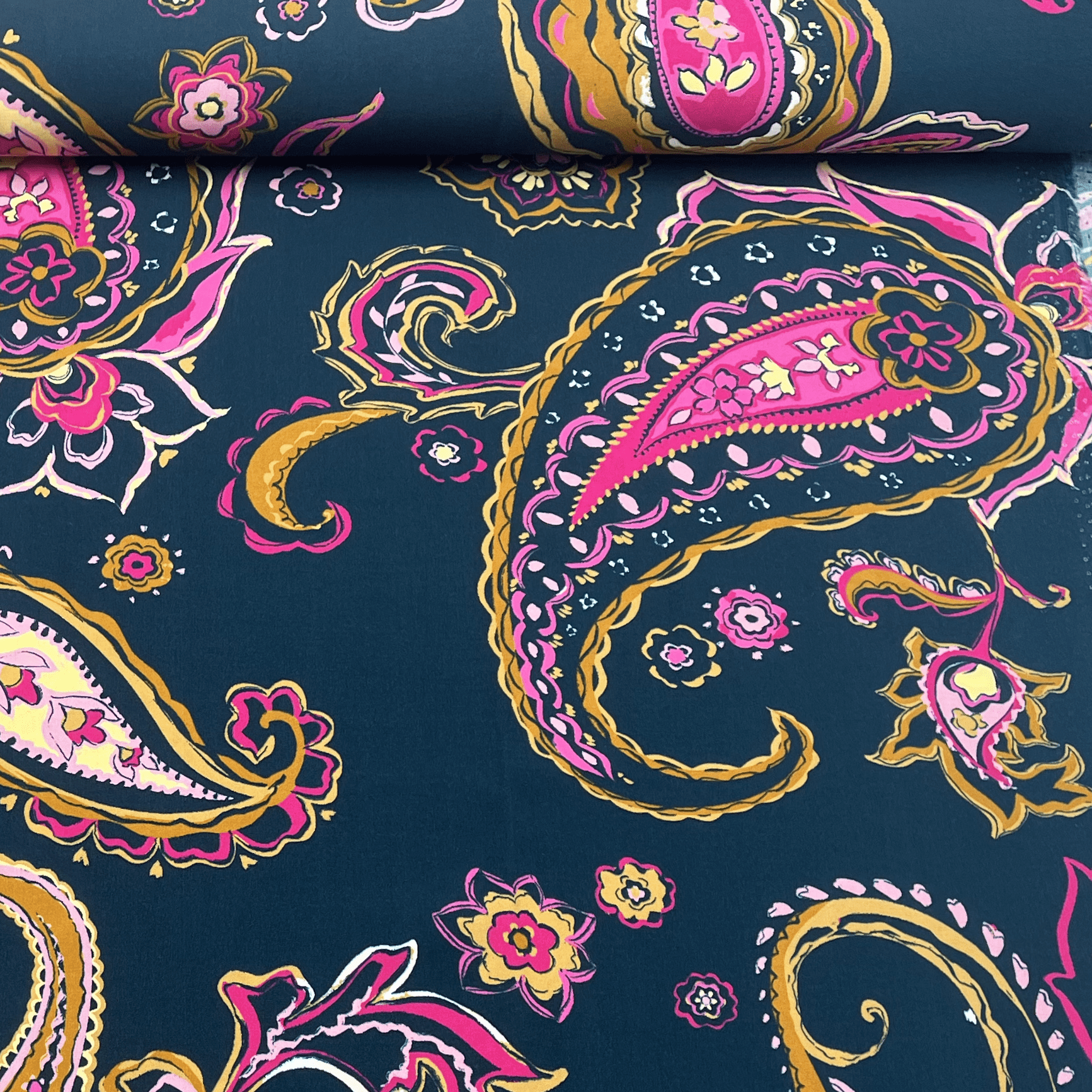 Tissu viscose Arabesque bleu