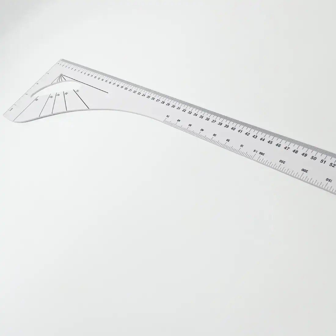 Règle courbe graduée pour couture et patronage