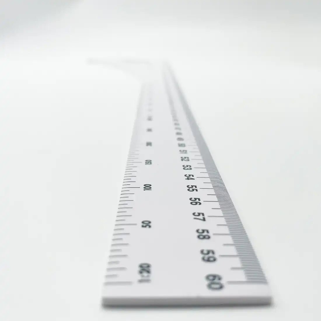 Règle courbe graduée pour couture et patronage